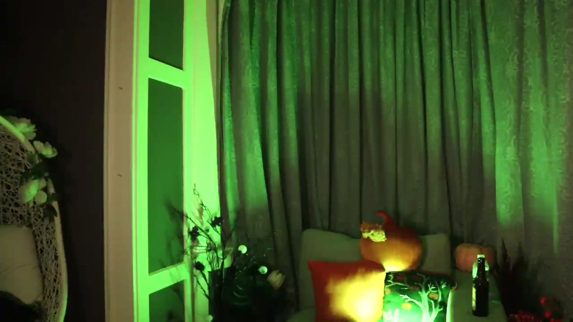 Gallery image thumbnail from Cubbixoxo's myfreecams stream on, 10/26/2023, 05:34 image 10 of 20