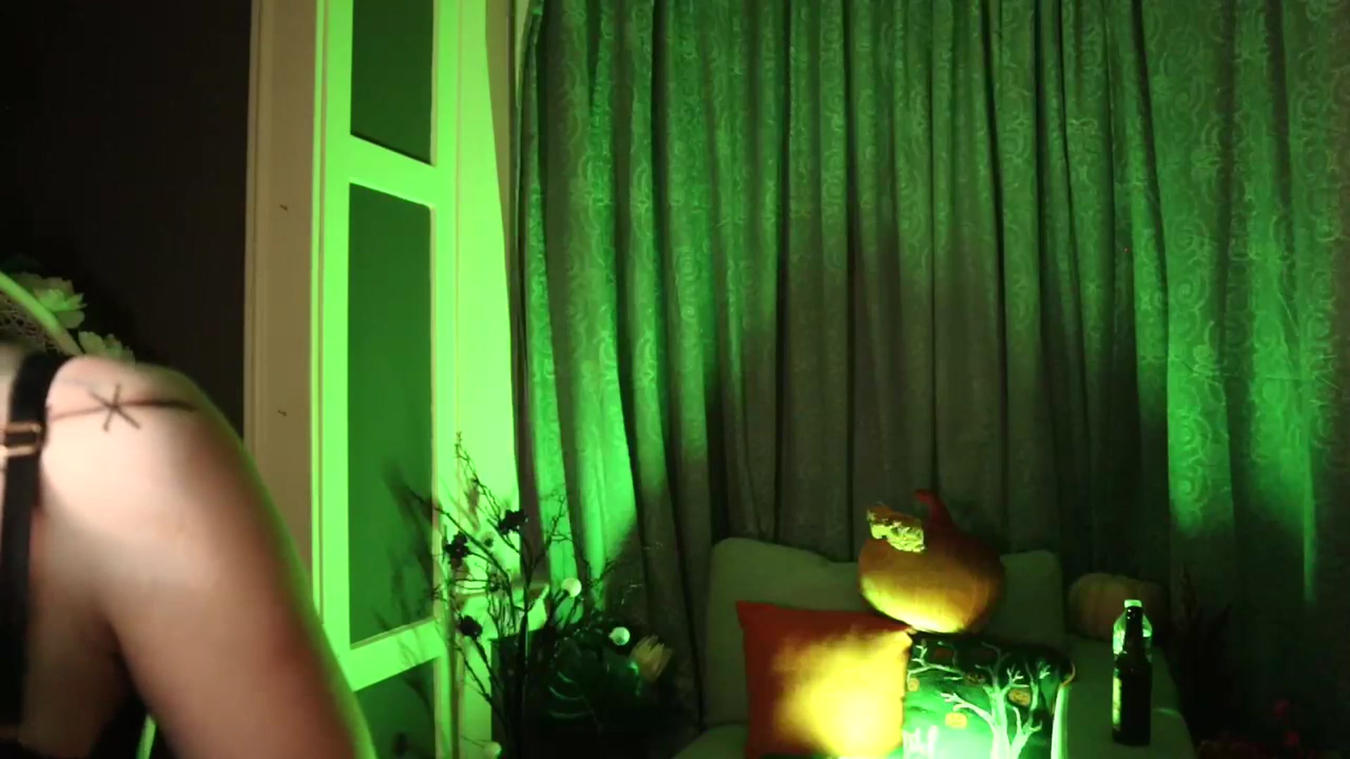 Gallery image thumbnail from Cubbixoxo's myfreecams stream on, 10/26/2023, 05:34 image 8 of 20