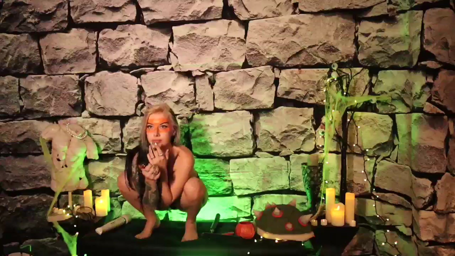Gallery image thumbnail from Cubbixoxo's myfreecams stream on, 10/27/2023, 05:29 image 2 of 20