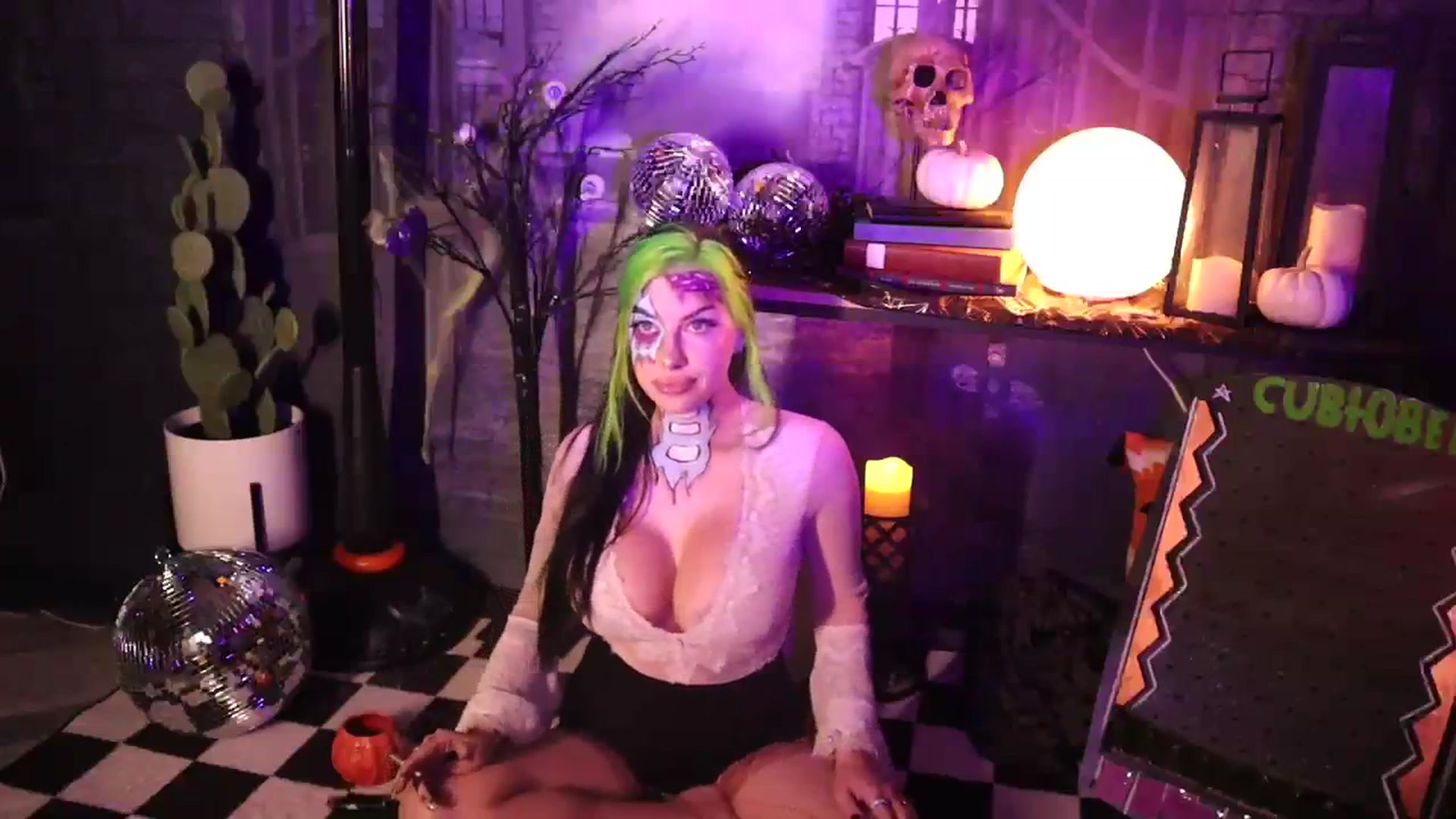 Gallery image thumbnail from Cubbixoxo's myfreecams stream on, 10/29/2023, 04:48 image 11 of 20