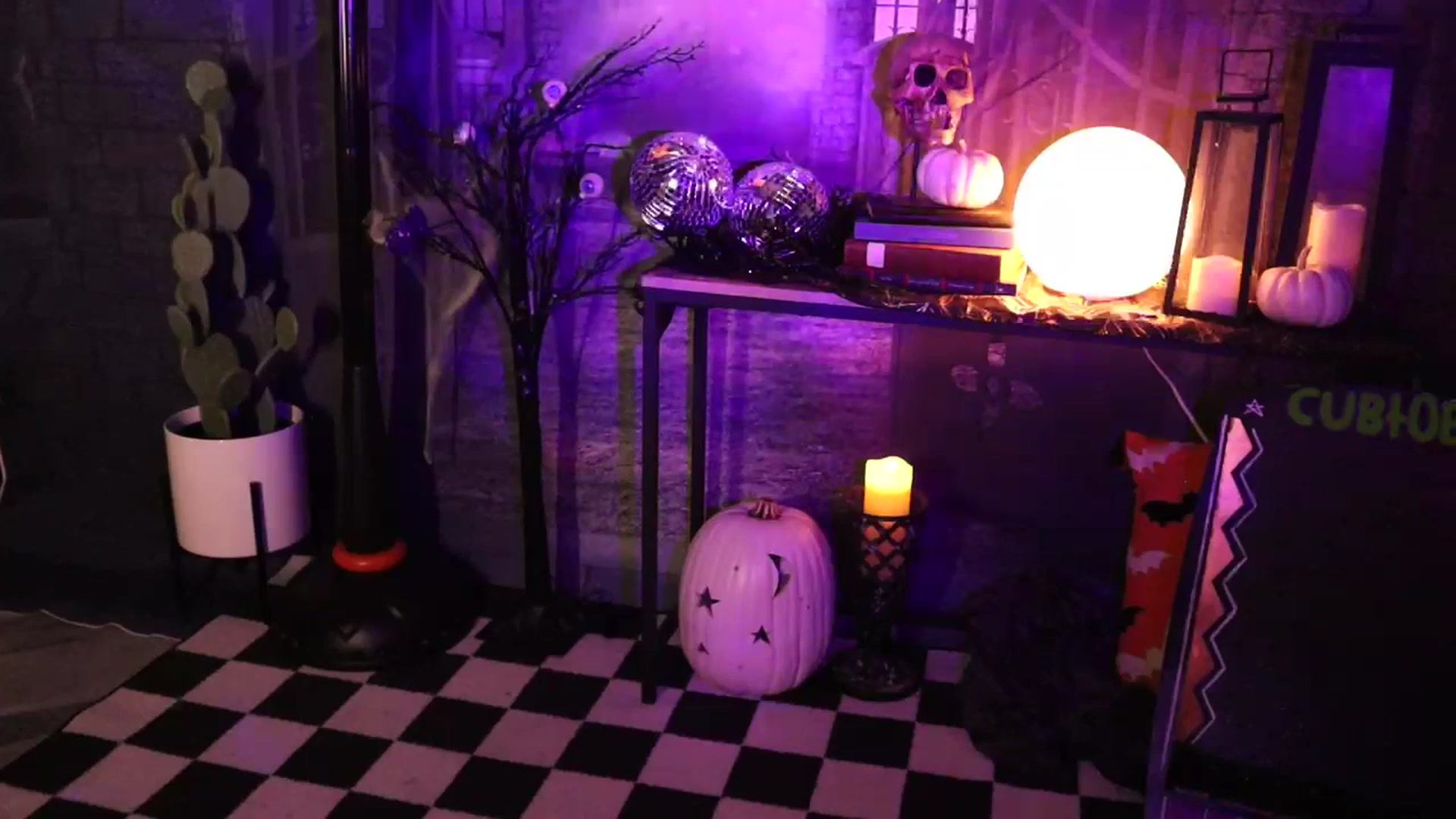Gallery image thumbnail from Cubbixoxo's myfreecams stream on, 10/29/2023, 04:48 image 6 of 20