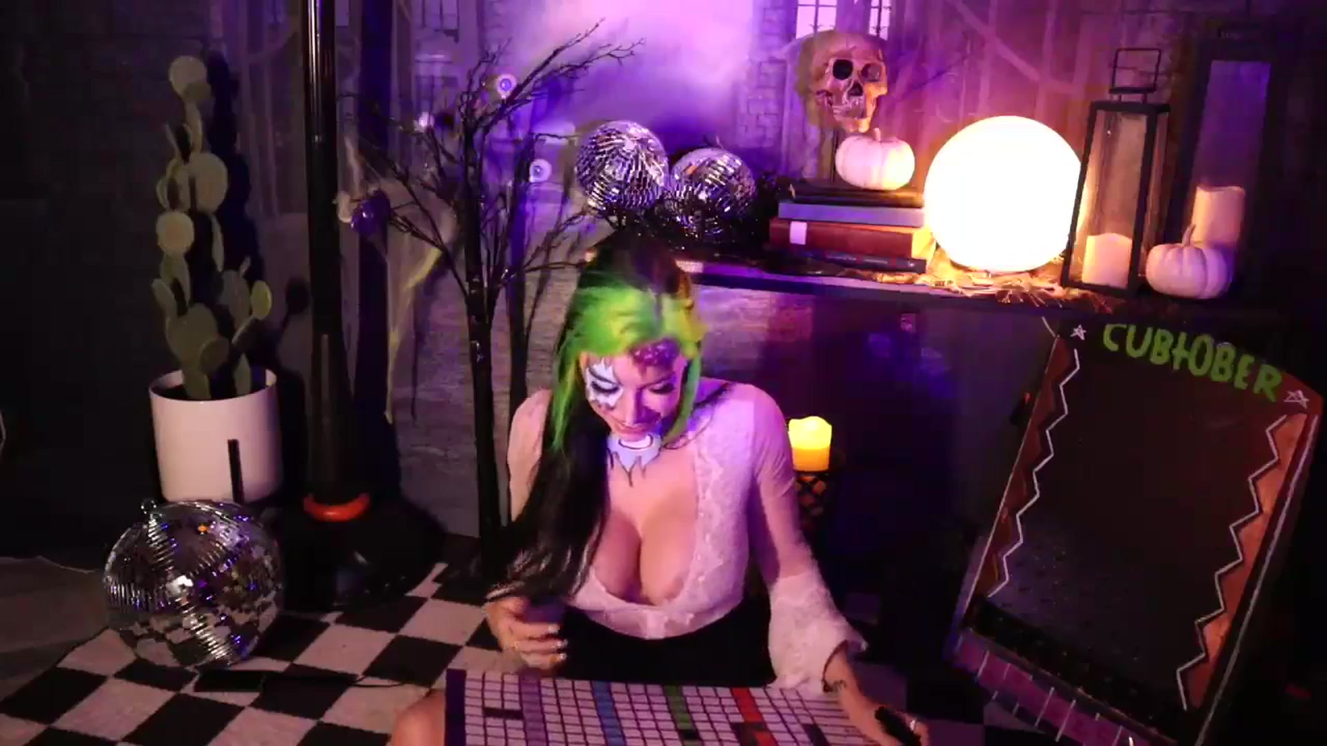 Gallery image thumbnail from Cubbixoxo's myfreecams stream on, 10/29/2023, 04:48 image 20 of 20
