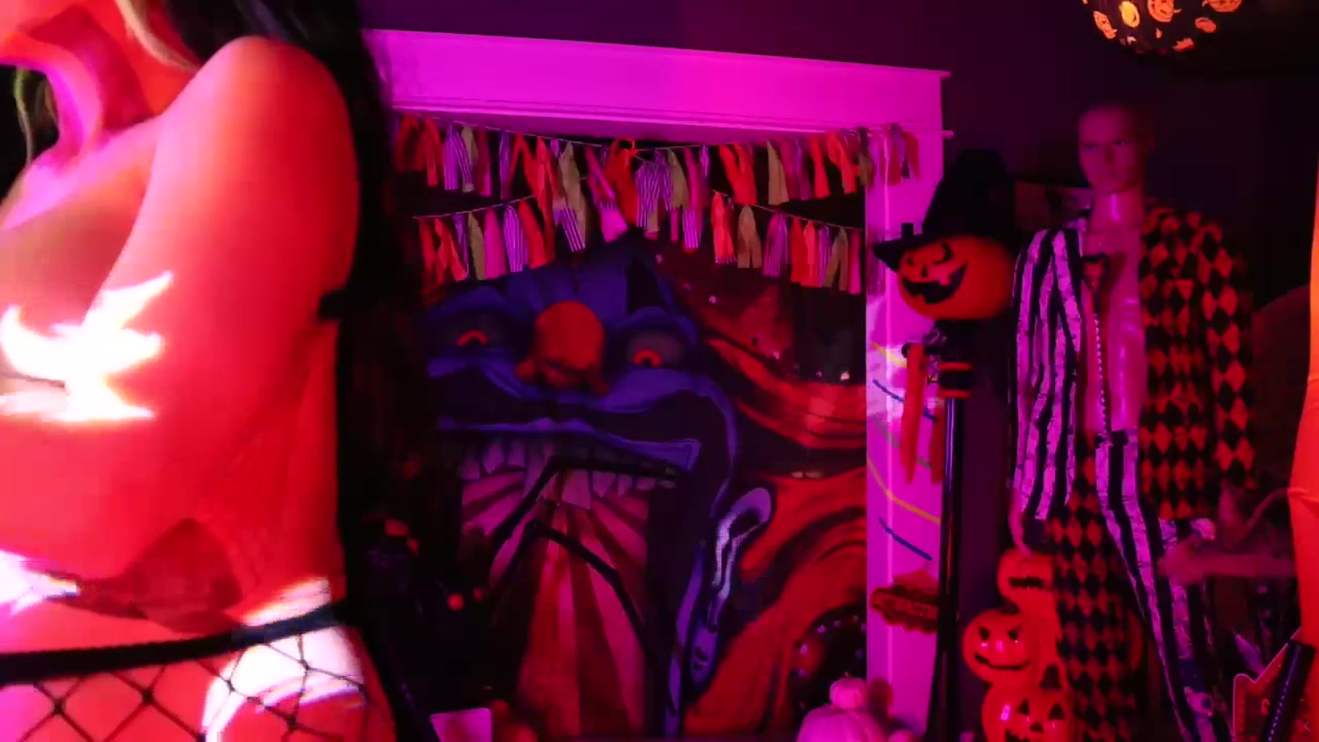 Gallery image thumbnail from Cubbixoxo's myfreecams stream on, 11/01/2023, 04:55 image 4 of 20