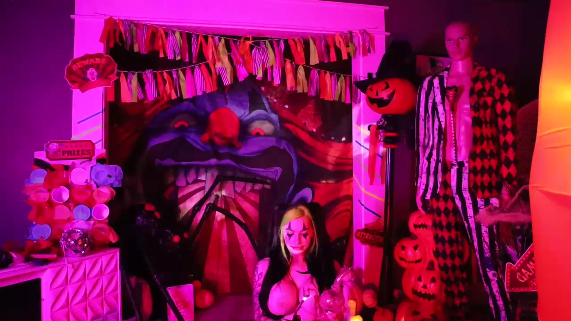 Gallery image thumbnail from Cubbixoxo's myfreecams stream on, 11/01/2023, 06:04 image 1 of 20
