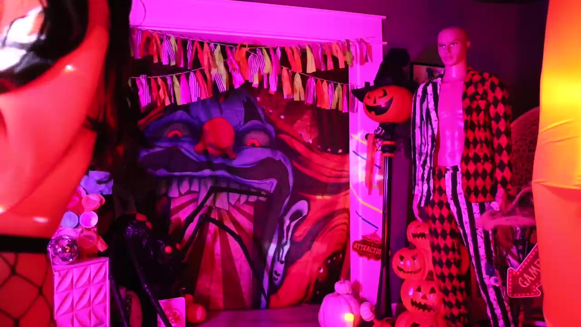 Gallery image thumbnail from Cubbixoxo's myfreecams stream on, 11/01/2023, 06:04 image 20 of 20