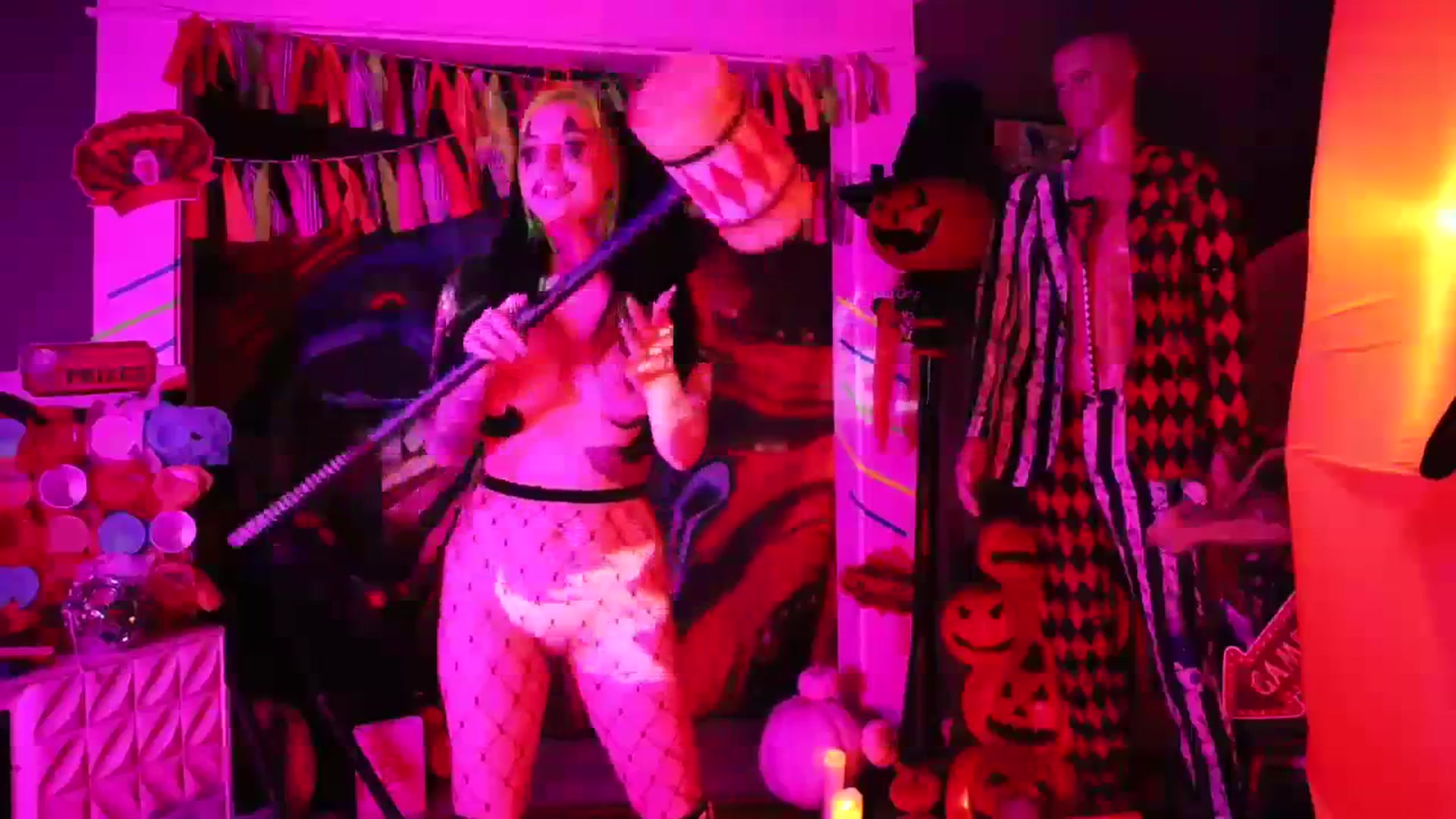 Gallery image thumbnail from Cubbixoxo's myfreecams stream on, 11/01/2023, 06:04 image 7 of 20