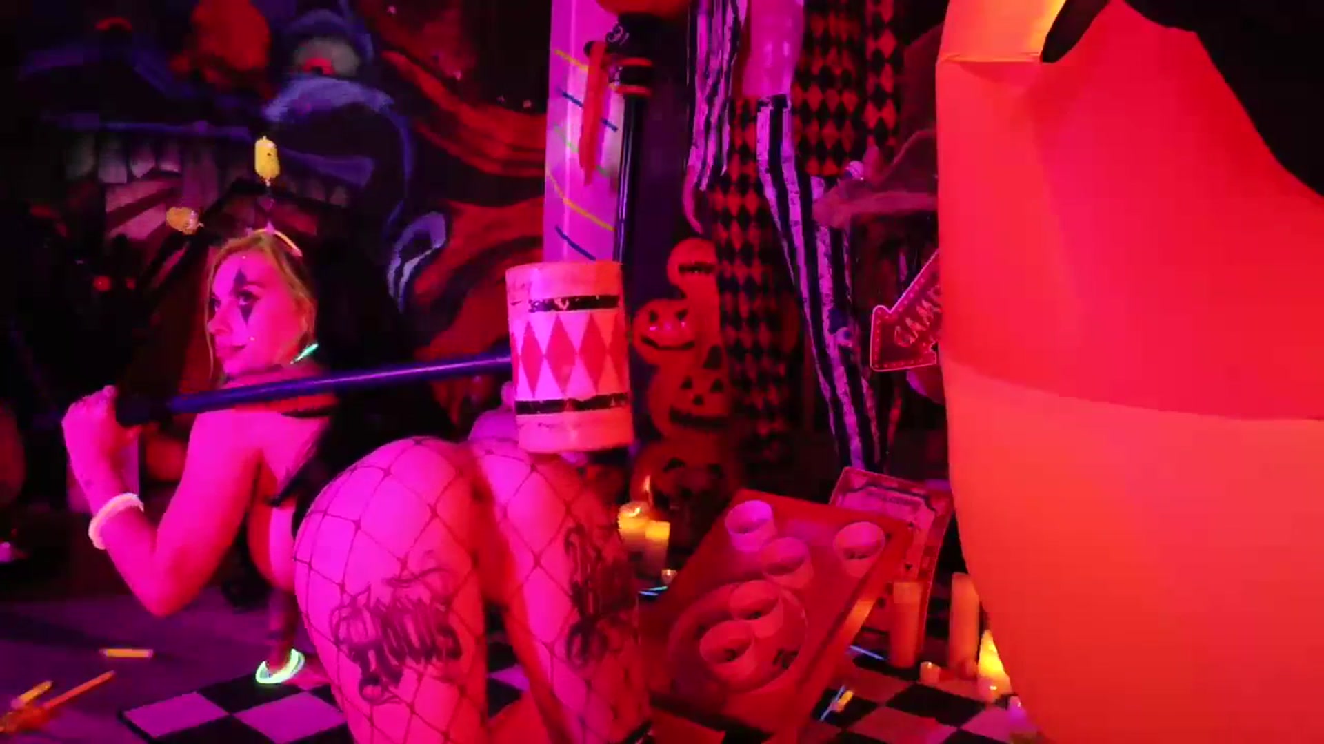 Gallery image thumbnail from Cubbixoxo's myfreecams stream on, 11/01/2023, 06:41 image 10 of 20