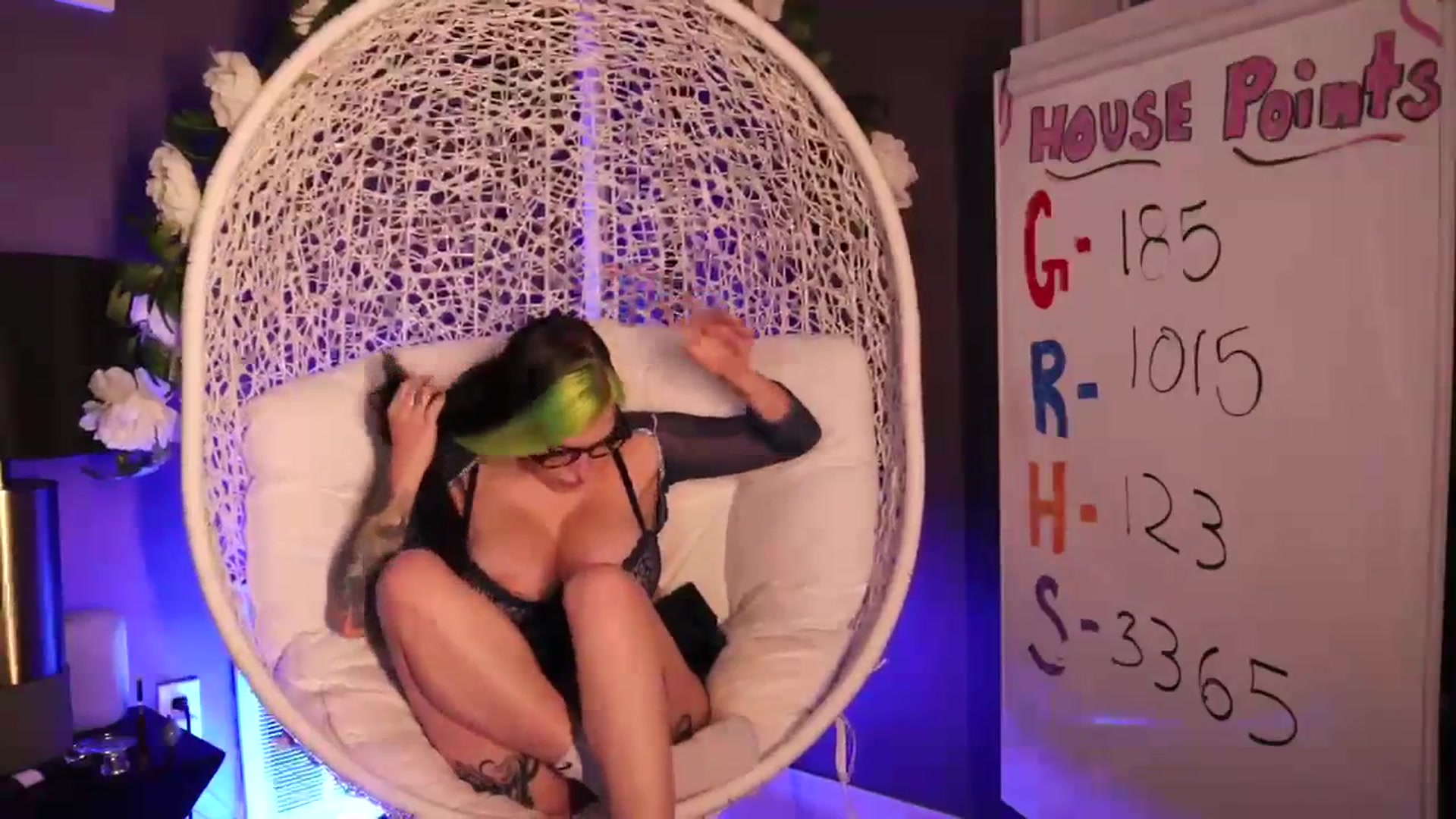 Gallery image thumbnail from Cubbixoxo's myfreecams stream on, 11/10/2023, 06:08 image 7 of 20