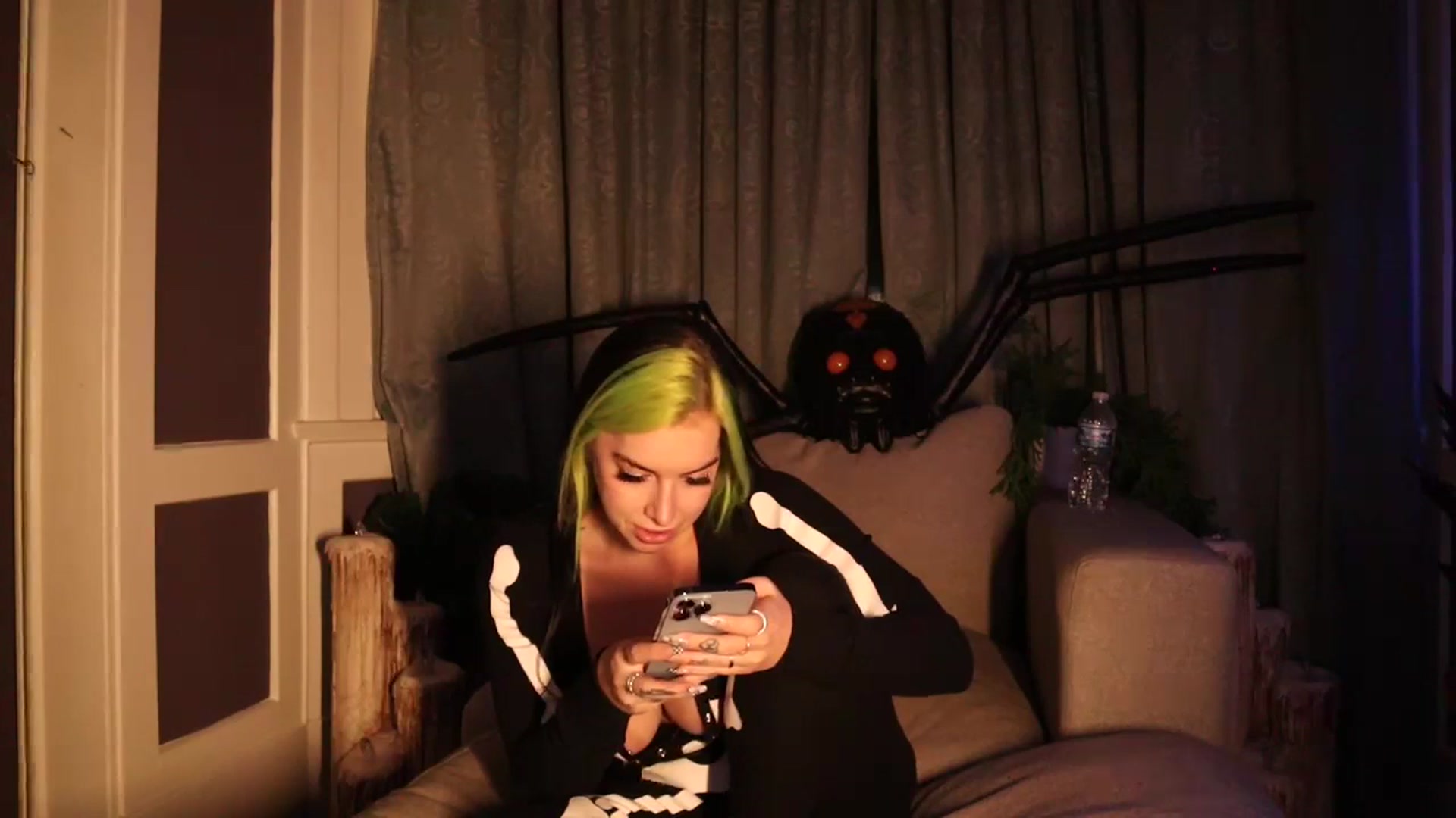 Gallery image thumbnail from Cubbixoxo's myfreecams stream on, 11/14/2023, 05:51 image 5 of 20
