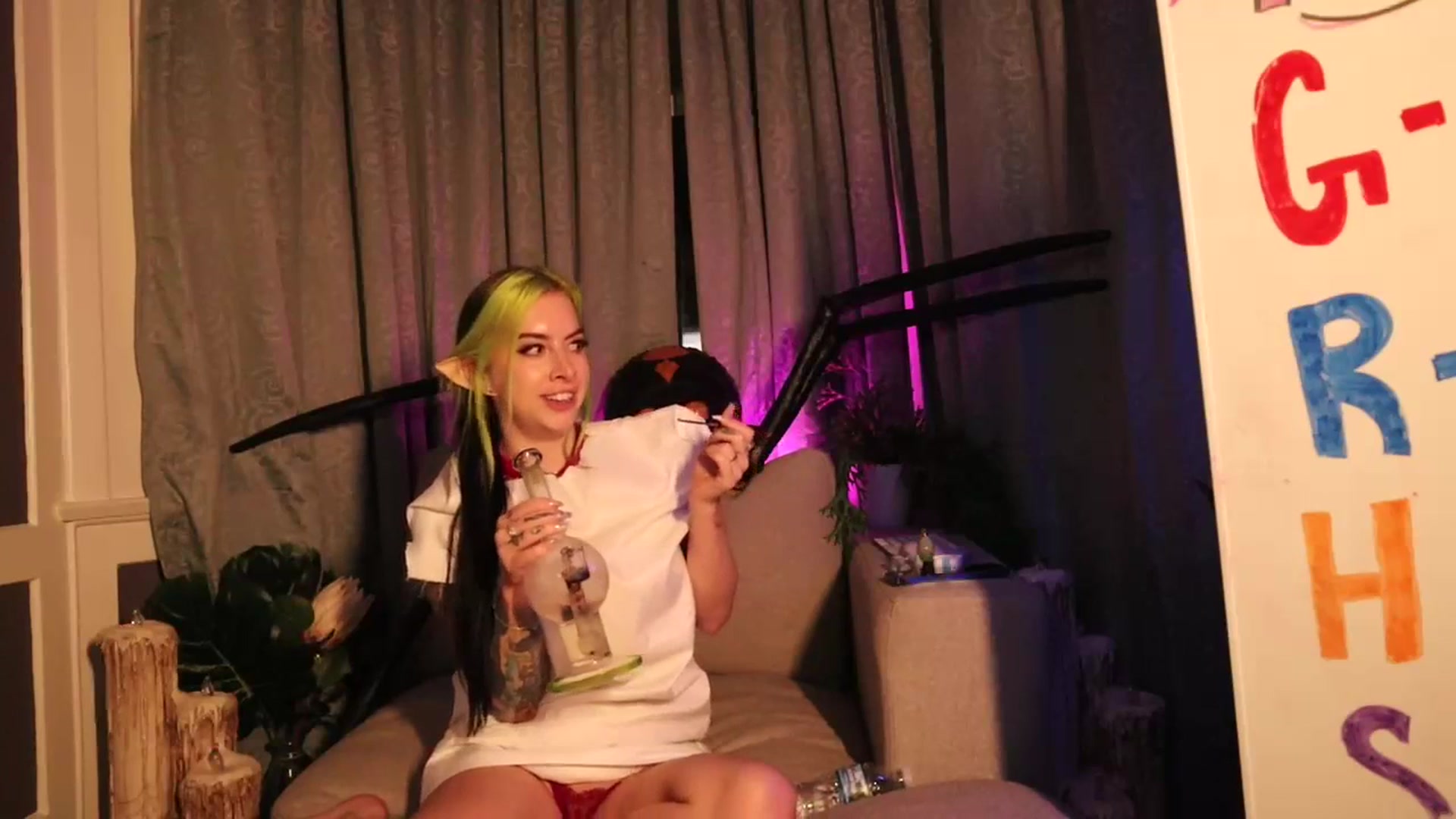 Gallery image thumbnail from Cubbixoxo's myfreecams stream on, 11/16/2023, 06:50 image 7 of 20