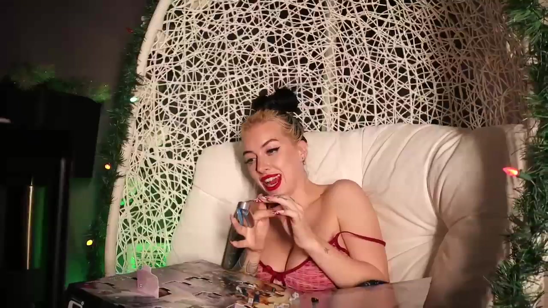 Gallery image thumbnail from Cubbixoxo's myfreecams stream on, 12/11/2023, 06:24 image 17 of 20