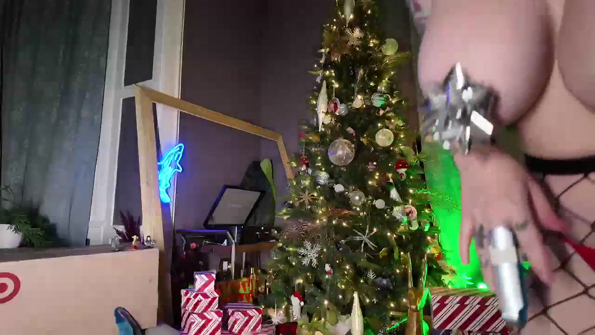 Gallery image thumbnail from Cubbixoxo's myfreecams stream on, 12/23/2023, 04:59 image 9 of 20