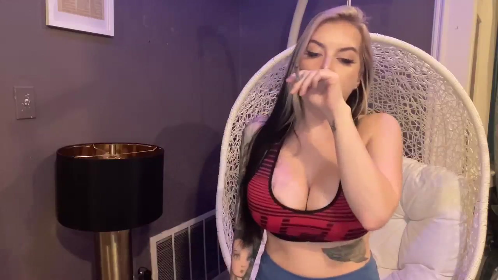 Gallery image thumbnail from Cubbixoxo's myfreecams stream on, 02/23/2024, 03:18 image 11 of 20