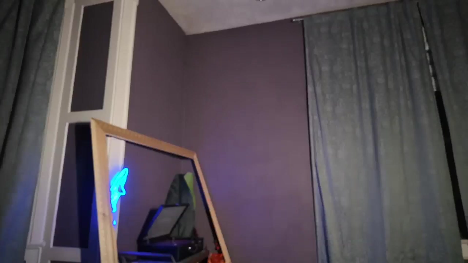 Gallery image thumbnail from Cubbixoxo's myfreecams stream on, 03/25/2024, 03:53 image 3 of 20