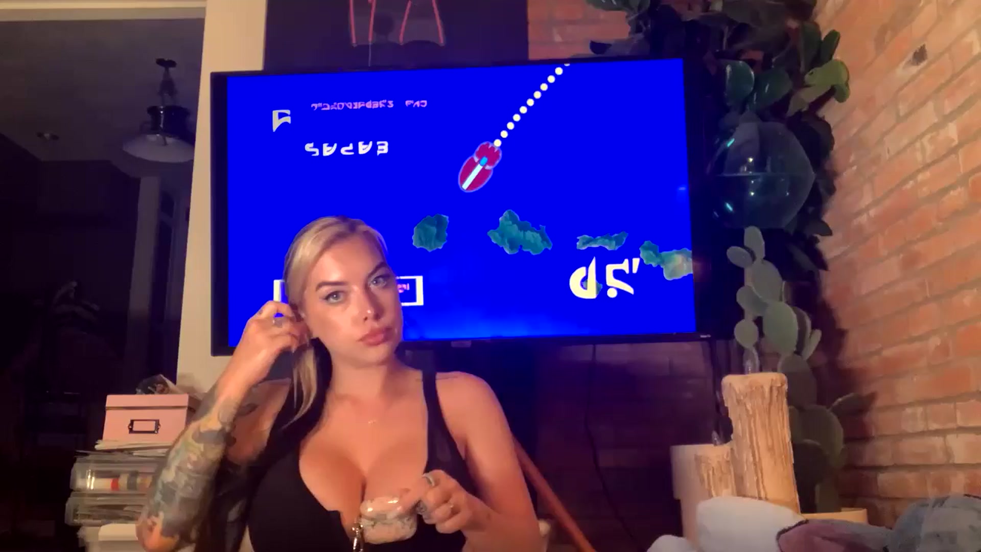 Gallery image thumbnail from Cubbixoxo's myfreecams stream on, 05/25/2024, 04:03 image 1 of 20