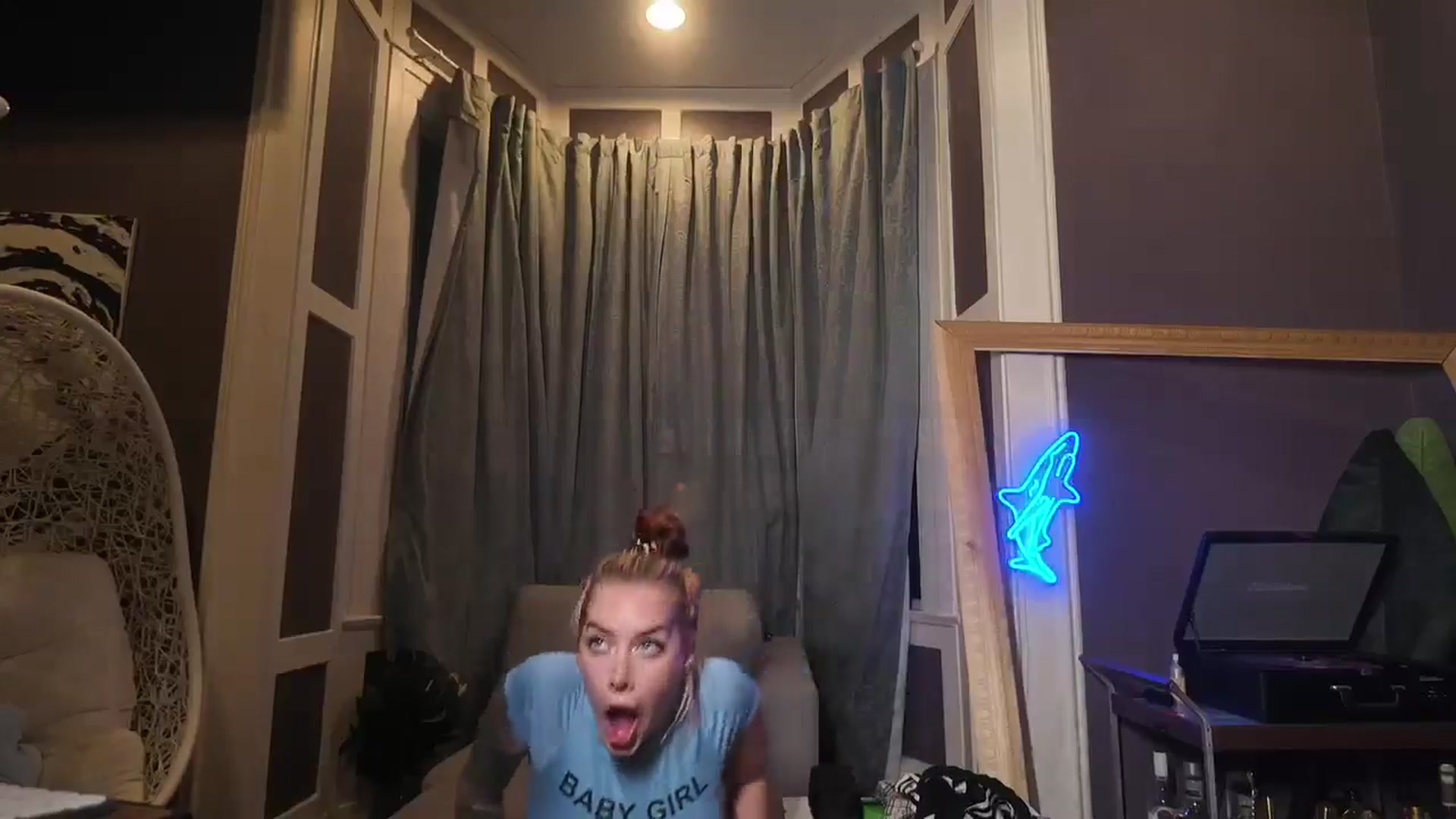 Gallery image thumbnail from Cubbixoxo's myfreecams stream on, 06/04/2024, 03:07 image 9 of 20