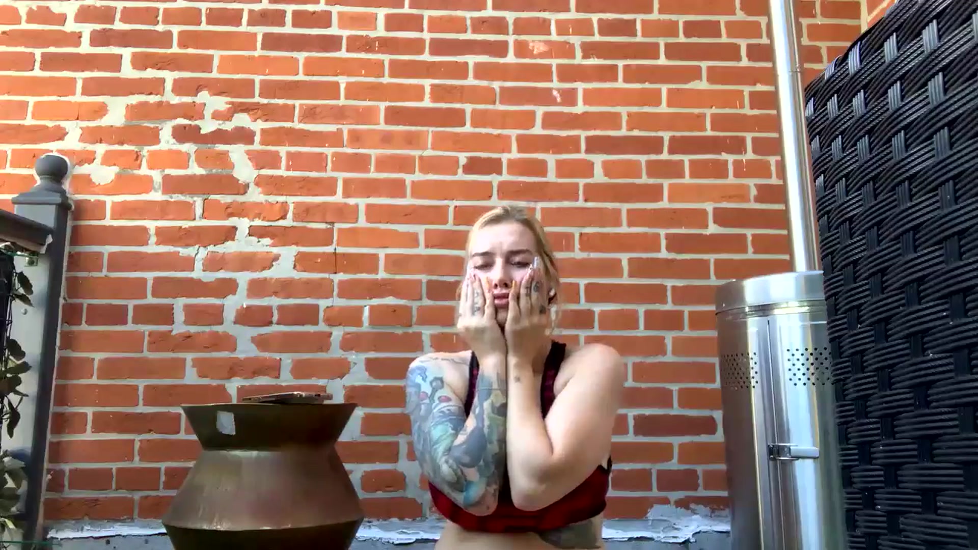 Gallery image thumbnail from Cubbixoxo's myfreecams stream on, 06/06/2024, 24:56 image 6 of 20