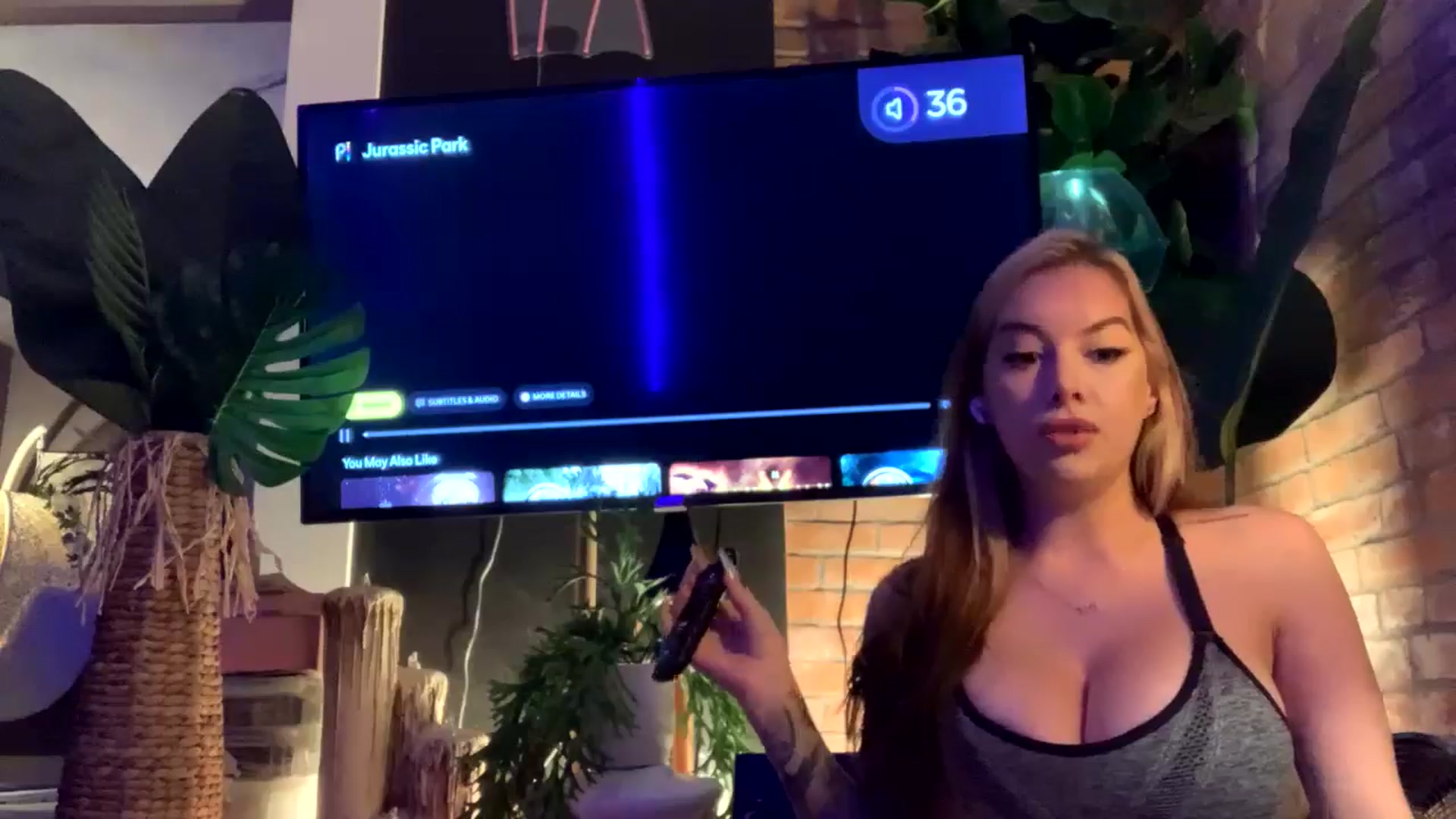 Gallery image thumbnail from Cubbixoxo's myfreecams stream on, 06/08/2024, 03:15 image 2 of 20