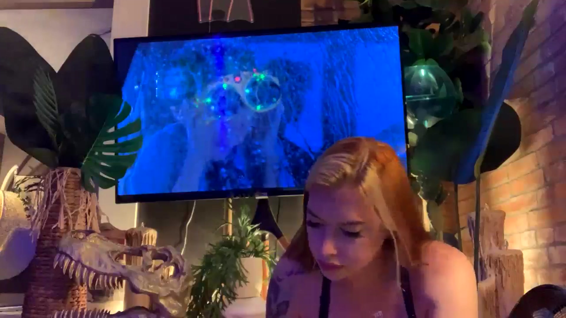 Gallery image thumbnail from Cubbixoxo's myfreecams stream on, 06/08/2024, 03:15 image 19 of 20