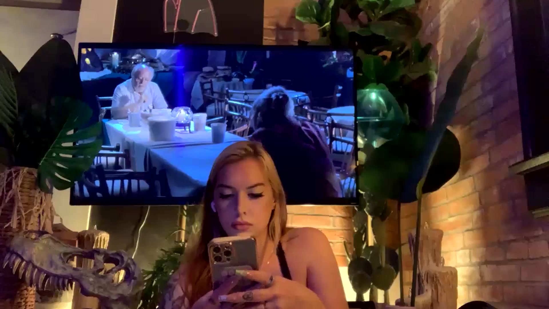 Gallery image thumbnail from Cubbixoxo's myfreecams stream on, 06/08/2024, 04:35 image 4 of 20
