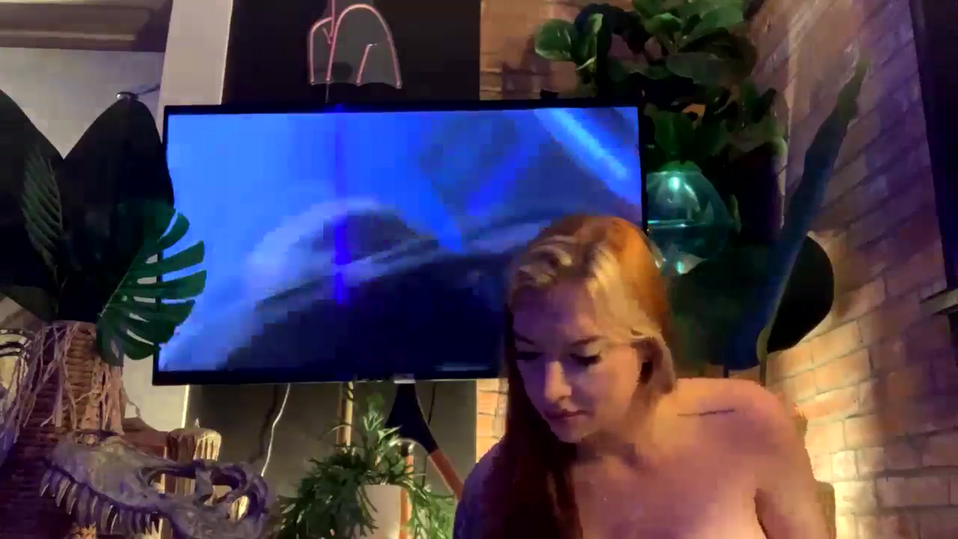 Gallery image thumbnail from Cubbixoxo's myfreecams stream on, 06/08/2024, 04:35 image 11 of 20