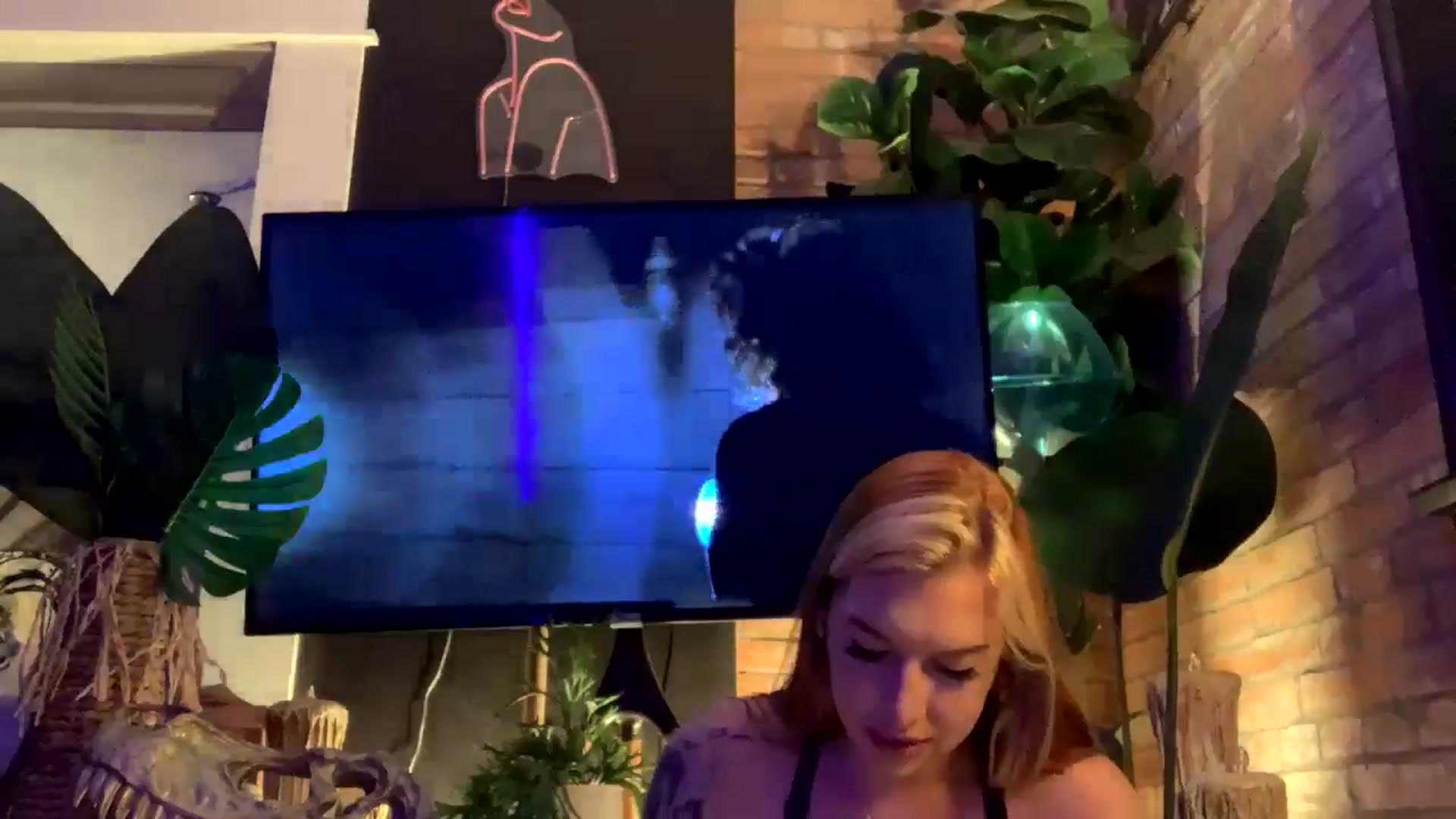 Gallery image thumbnail from Cubbixoxo's myfreecams stream on, 06/08/2024, 04:35 image 8 of 20
