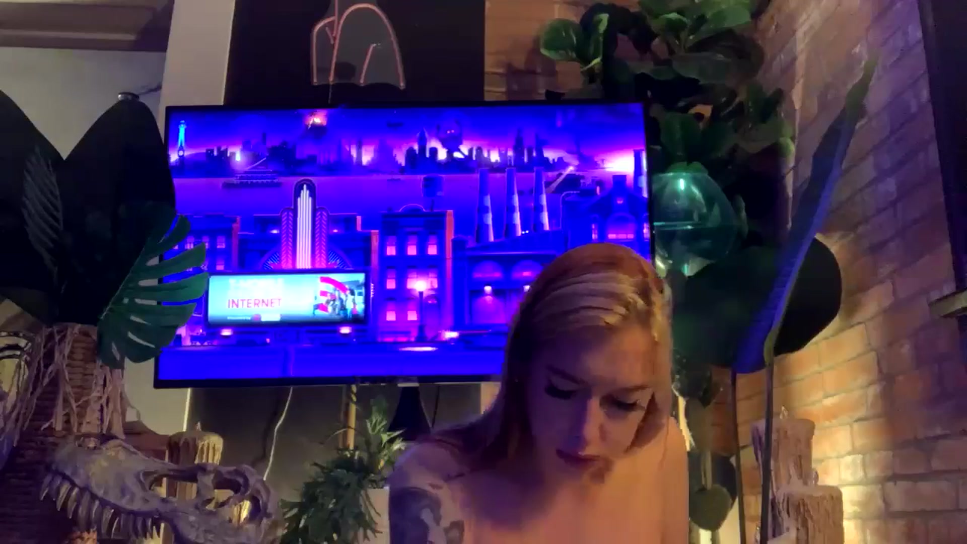 Gallery image thumbnail from Cubbixoxo's myfreecams stream on, 06/08/2024, 04:35 image 20 of 20