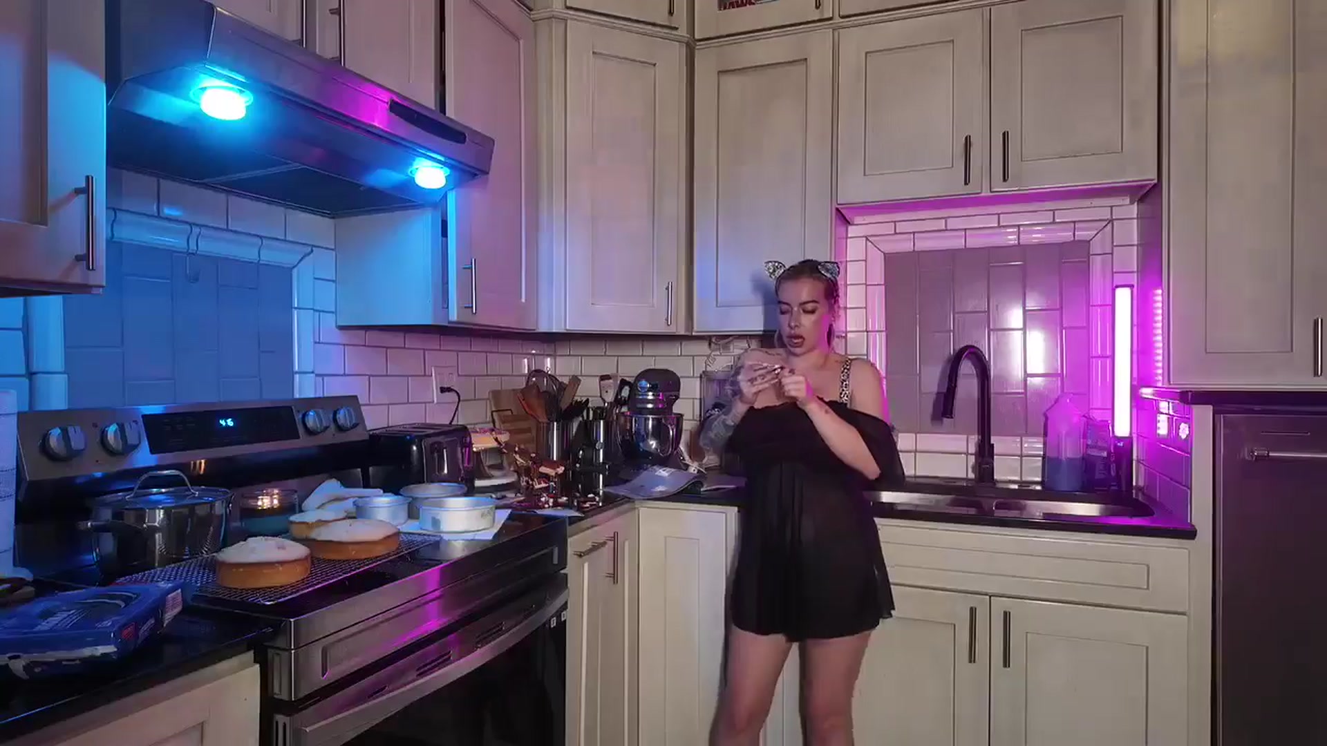 Gallery image thumbnail from Cubbixoxo's myfreecams stream on, 06/10/2024, 04:14 image 17 of 20