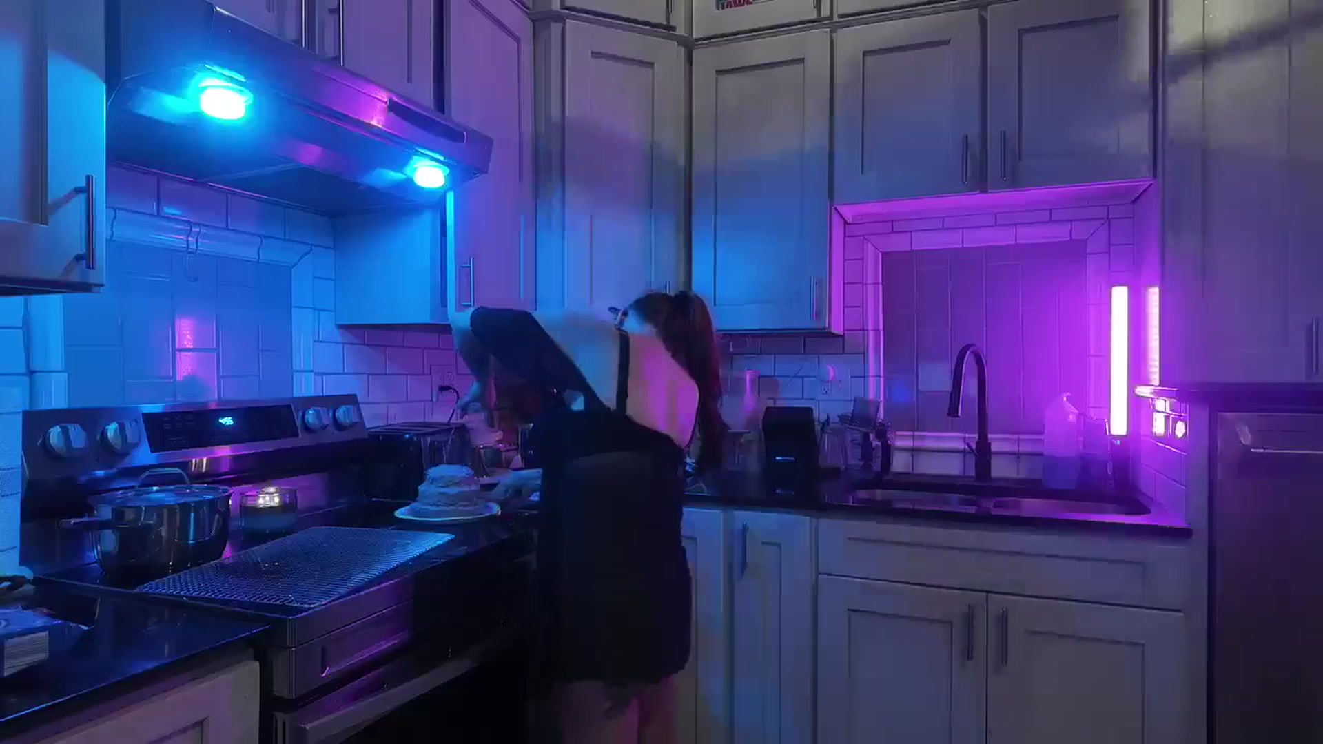 Gallery image thumbnail from Cubbixoxo's myfreecams stream on, 06/10/2024, 04:46 image 8 of 20
