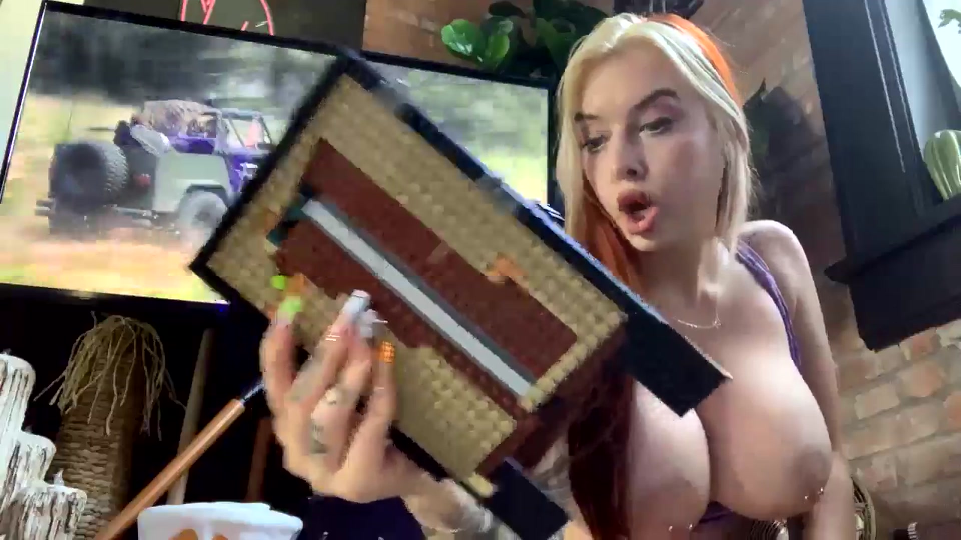 Gallery image thumbnail from Cubbixoxo's myfreecams stream on, 06/12/2024, 21:32 image 7 of 20
