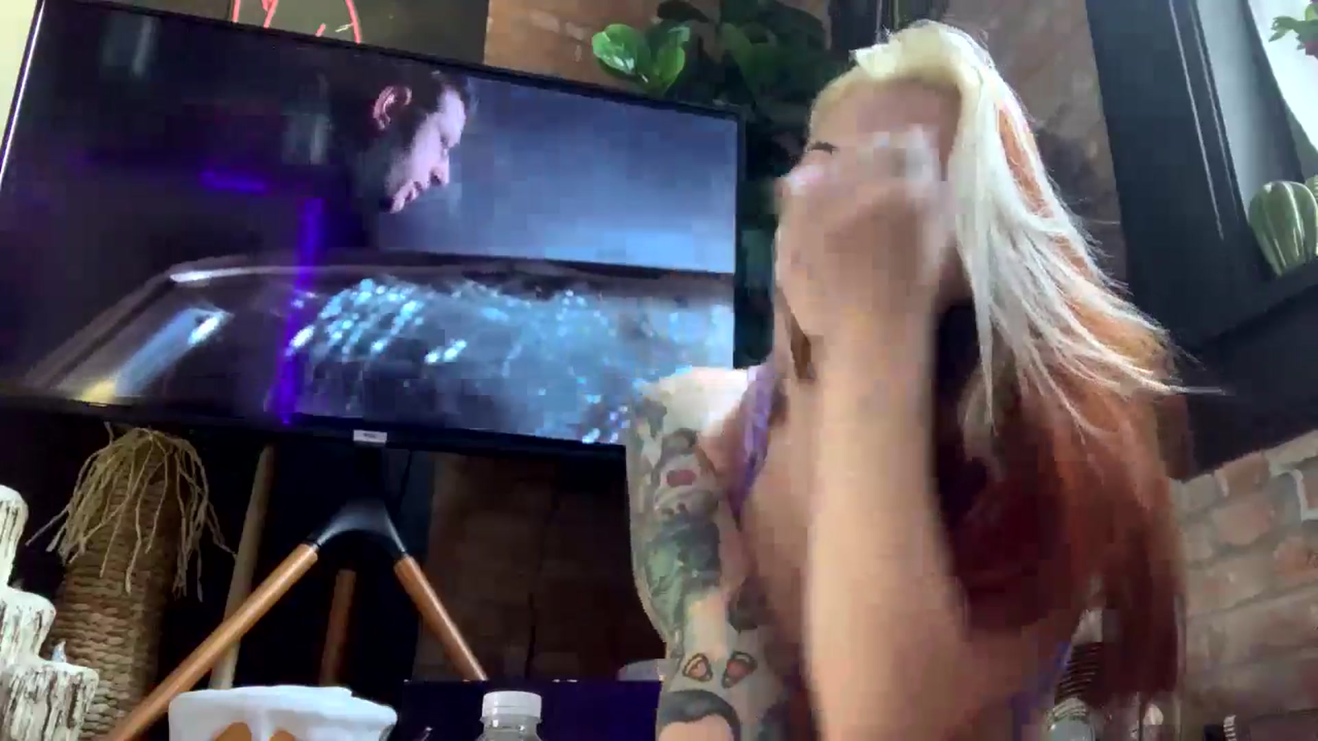 Gallery image thumbnail from Cubbixoxo's myfreecams stream on, 06/12/2024, 21:47 image 11 of 20