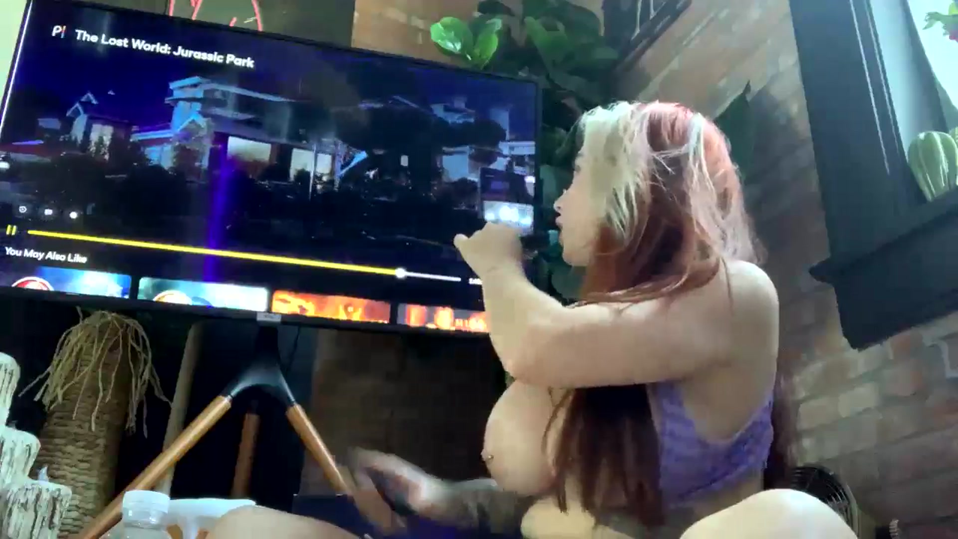 Gallery image thumbnail from Cubbixoxo's myfreecams stream on, 06/12/2024, 21:47 image 2 of 20