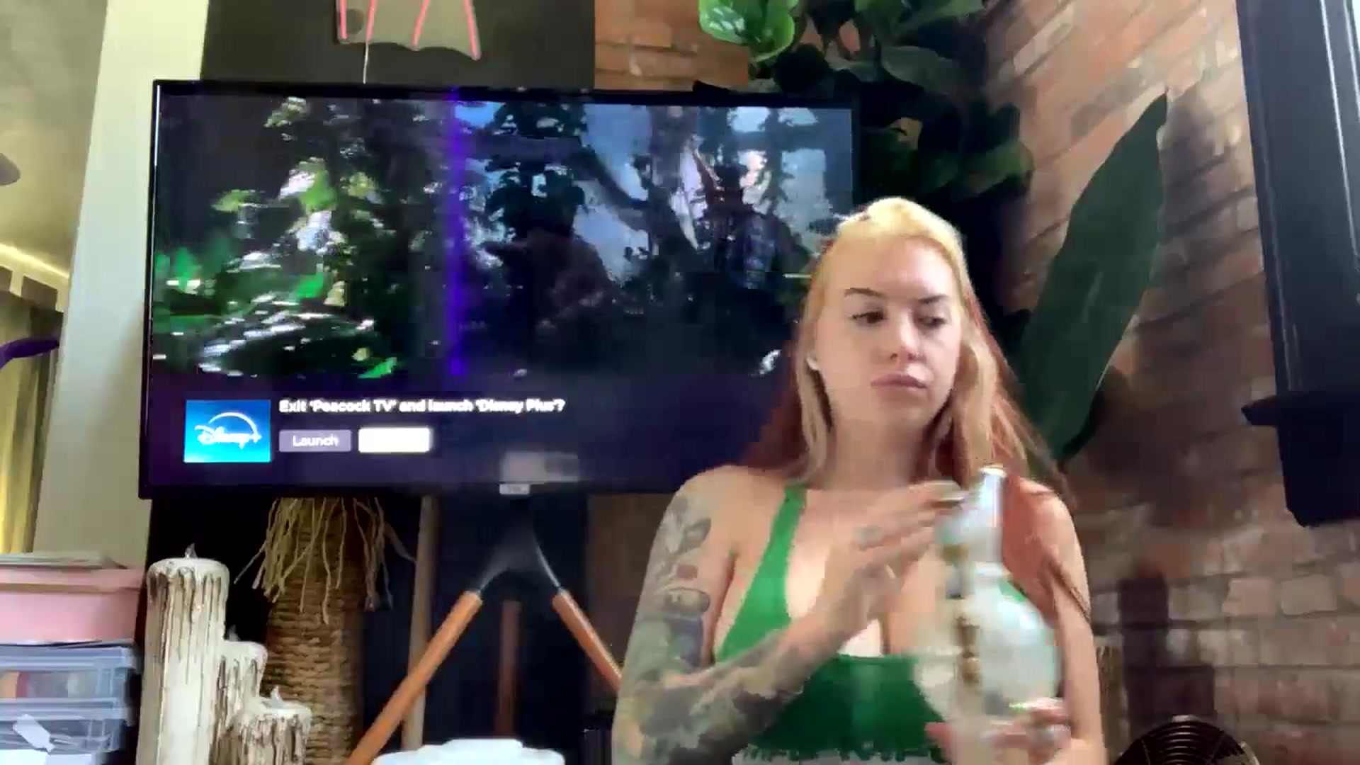 Gallery image thumbnail from Cubbixoxo's myfreecams stream on, 06/13/2024, 19:31 image 13 of 20
