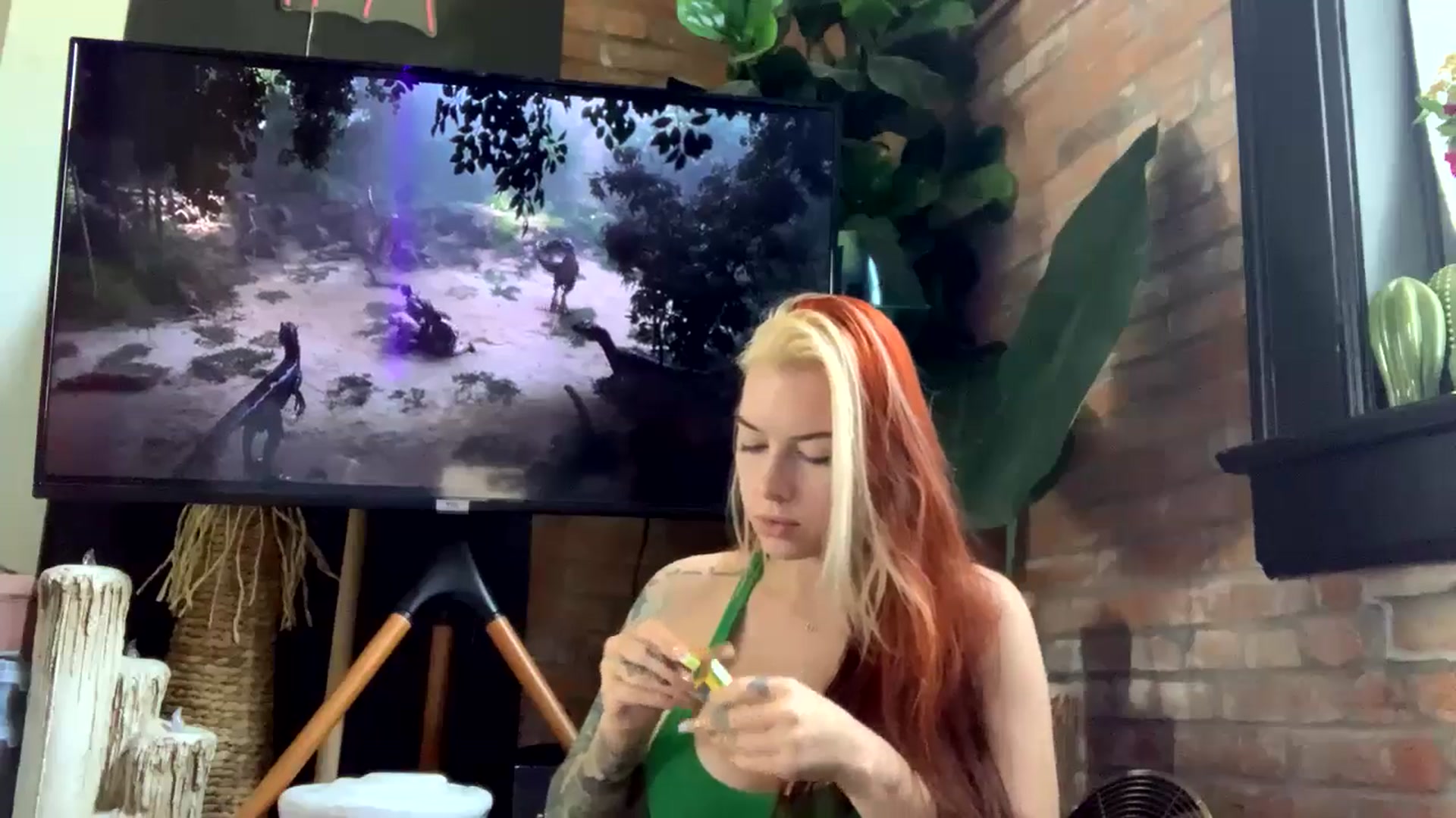 Gallery image thumbnail from Cubbixoxo's myfreecams stream on, 06/13/2024, 19:31 image 19 of 20
