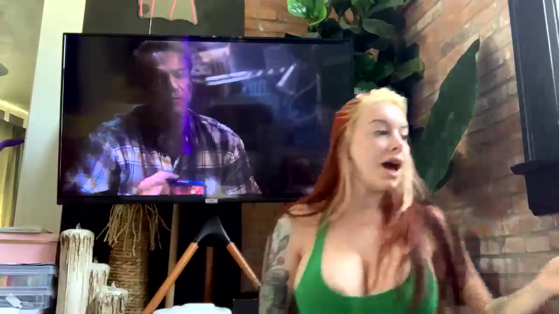 Gallery image thumbnail from Cubbixoxo's myfreecams stream on, 06/13/2024, 19:31 image 12 of 20