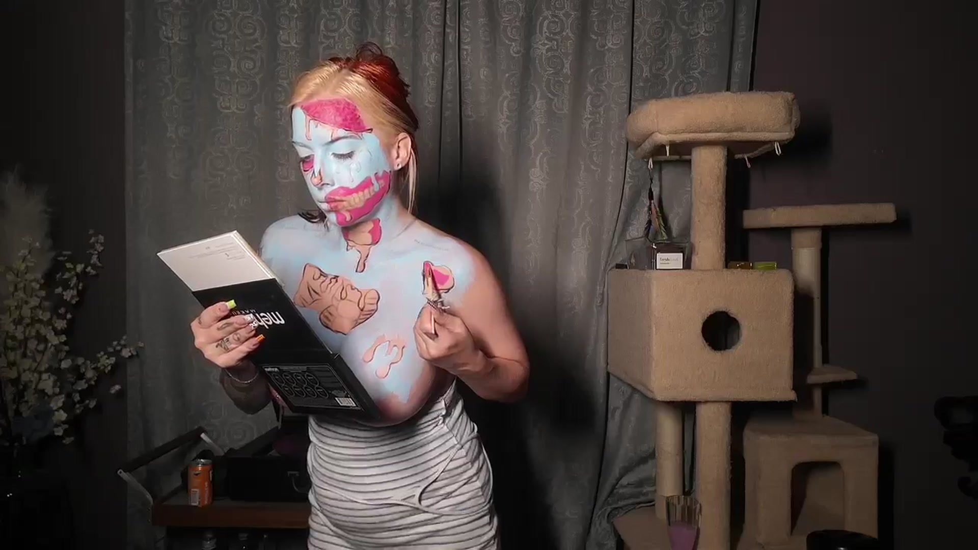 Gallery image thumbnail from Cubbixoxo's myfreecams stream on, 06/15/2024, 03:26 image 13 of 20