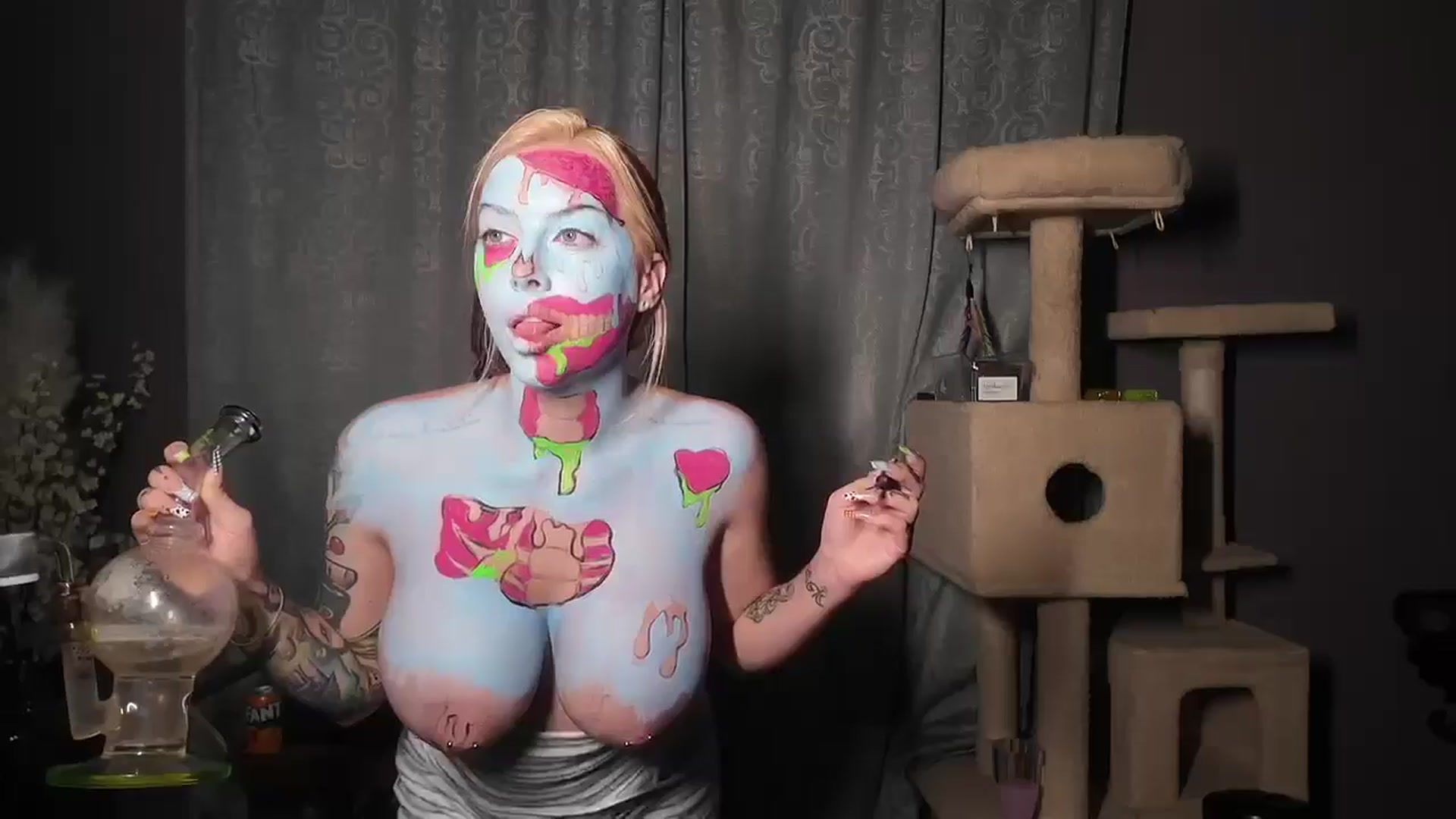 Gallery image thumbnail from Cubbixoxo's myfreecams stream on, 06/15/2024, 03:55 image 5 of 20