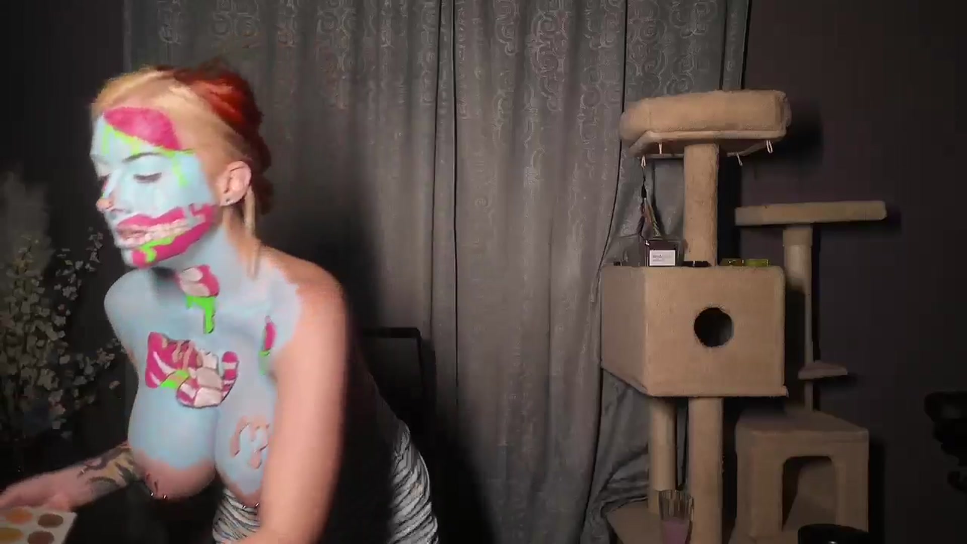 Gallery image thumbnail from Cubbixoxo's myfreecams stream on, 06/15/2024, 03:55 image 20 of 20