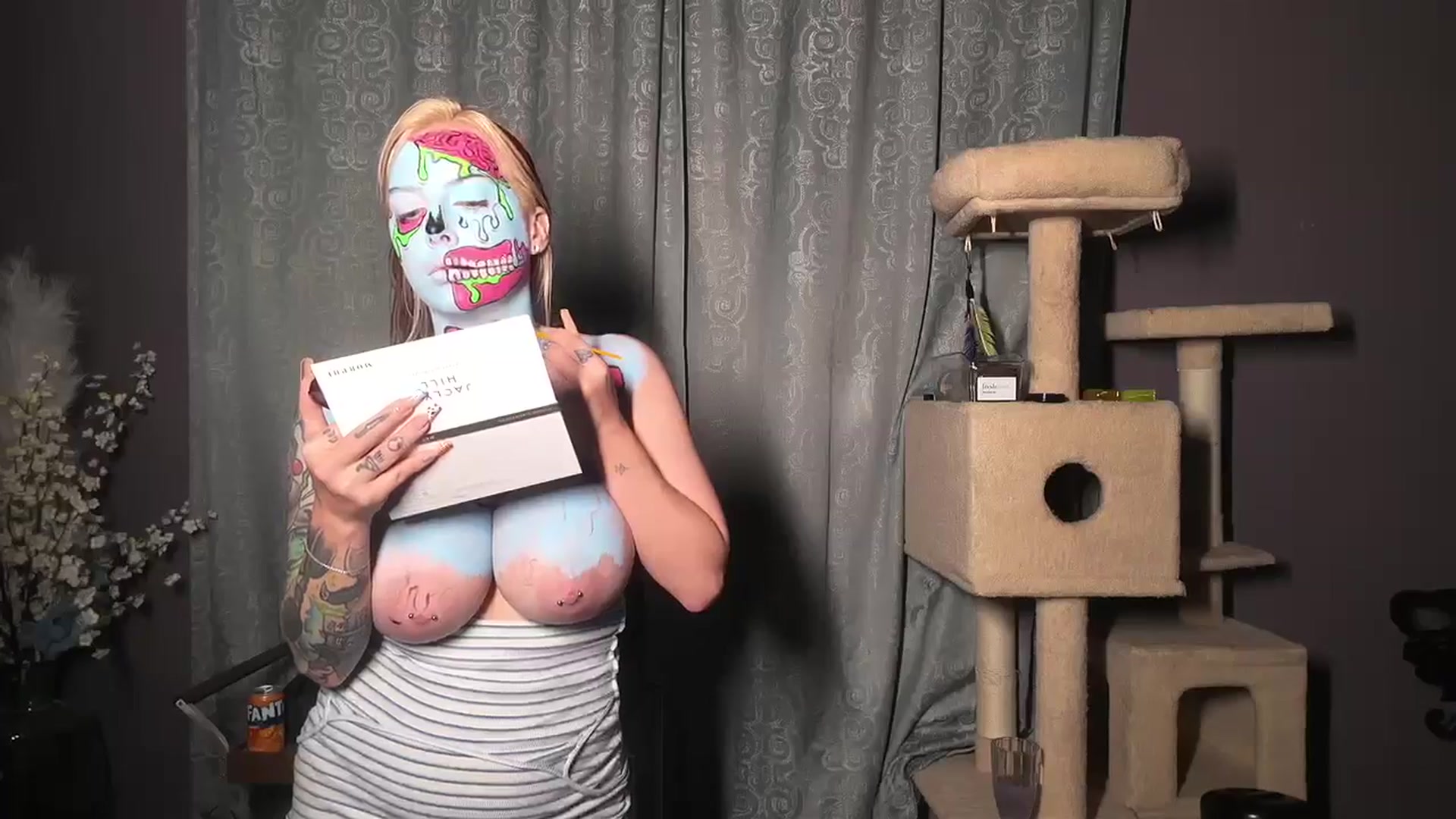 Gallery image thumbnail from Cubbixoxo's myfreecams stream on, 06/15/2024, 04:18 image 18 of 20