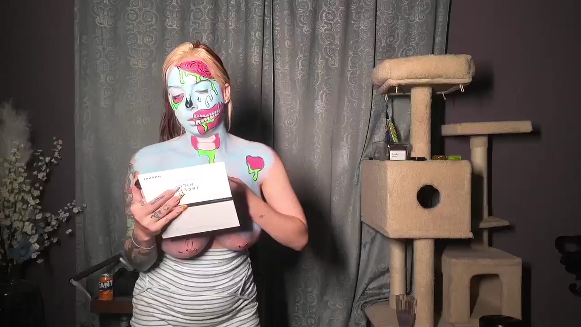 Gallery image thumbnail from Cubbixoxo's myfreecams stream on, 06/15/2024, 04:18 image 15 of 20
