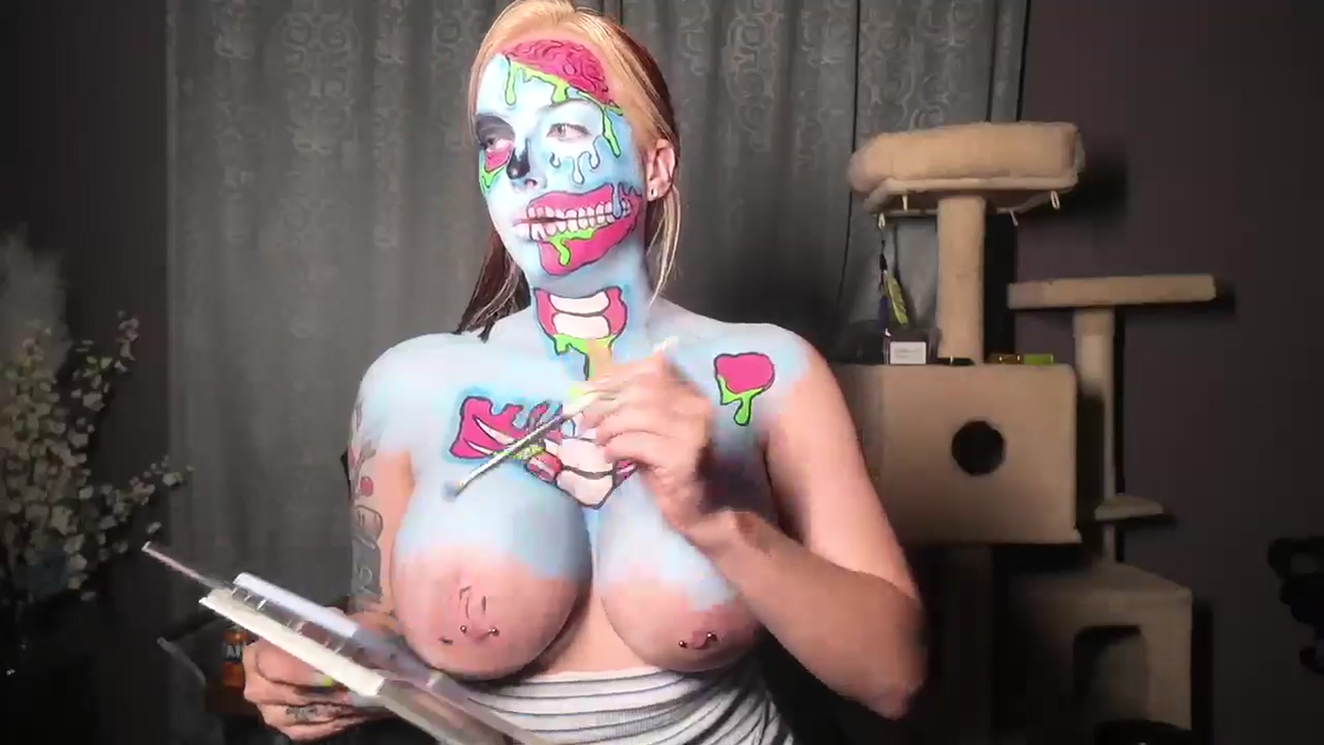 Gallery image thumbnail from Cubbixoxo's myfreecams stream on, 06/15/2024, 04:38 image 10 of 20
