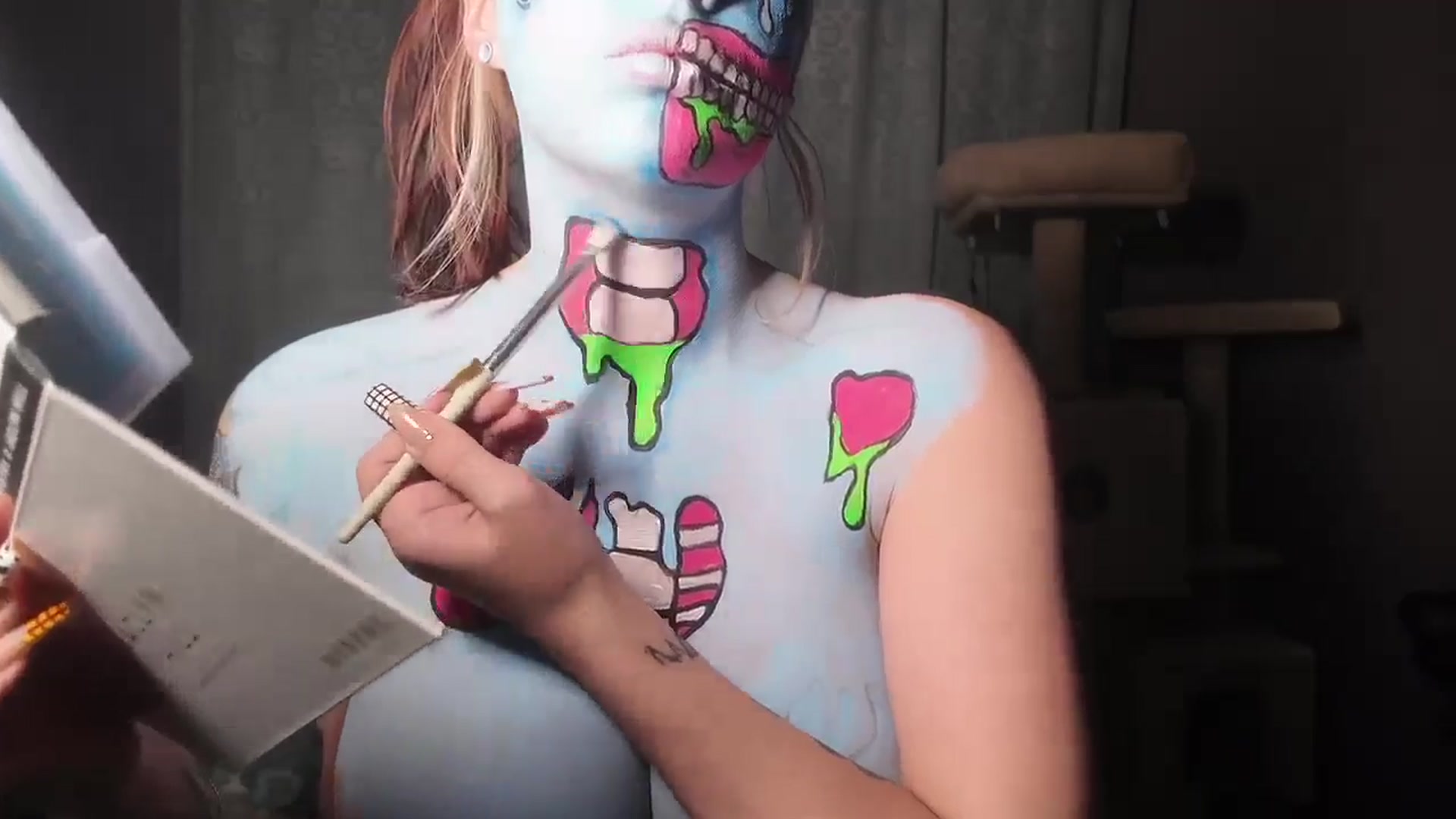 Gallery image thumbnail from Cubbixoxo's myfreecams stream on, 06/15/2024, 04:38 image 7 of 20