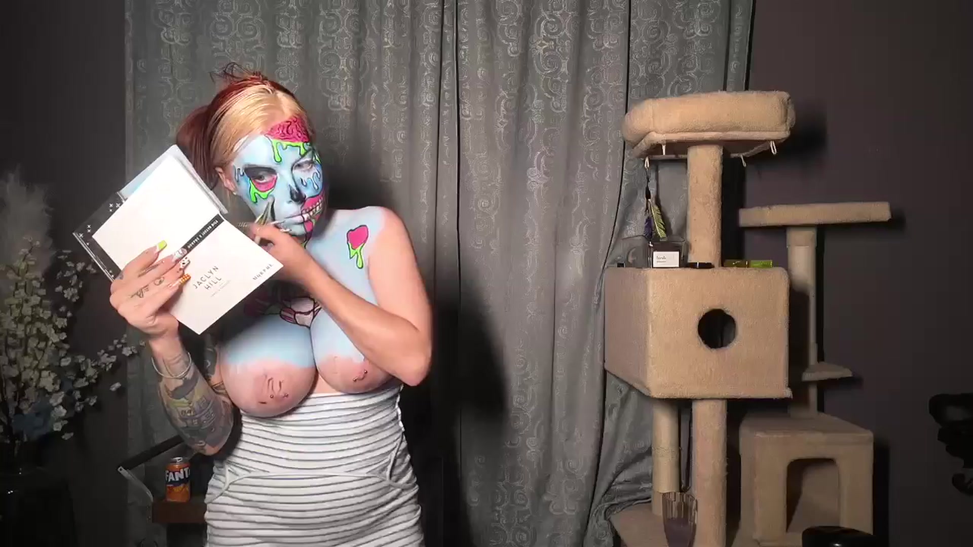 Gallery image thumbnail from Cubbixoxo's myfreecams stream on, 06/15/2024, 04:38 image 6 of 20