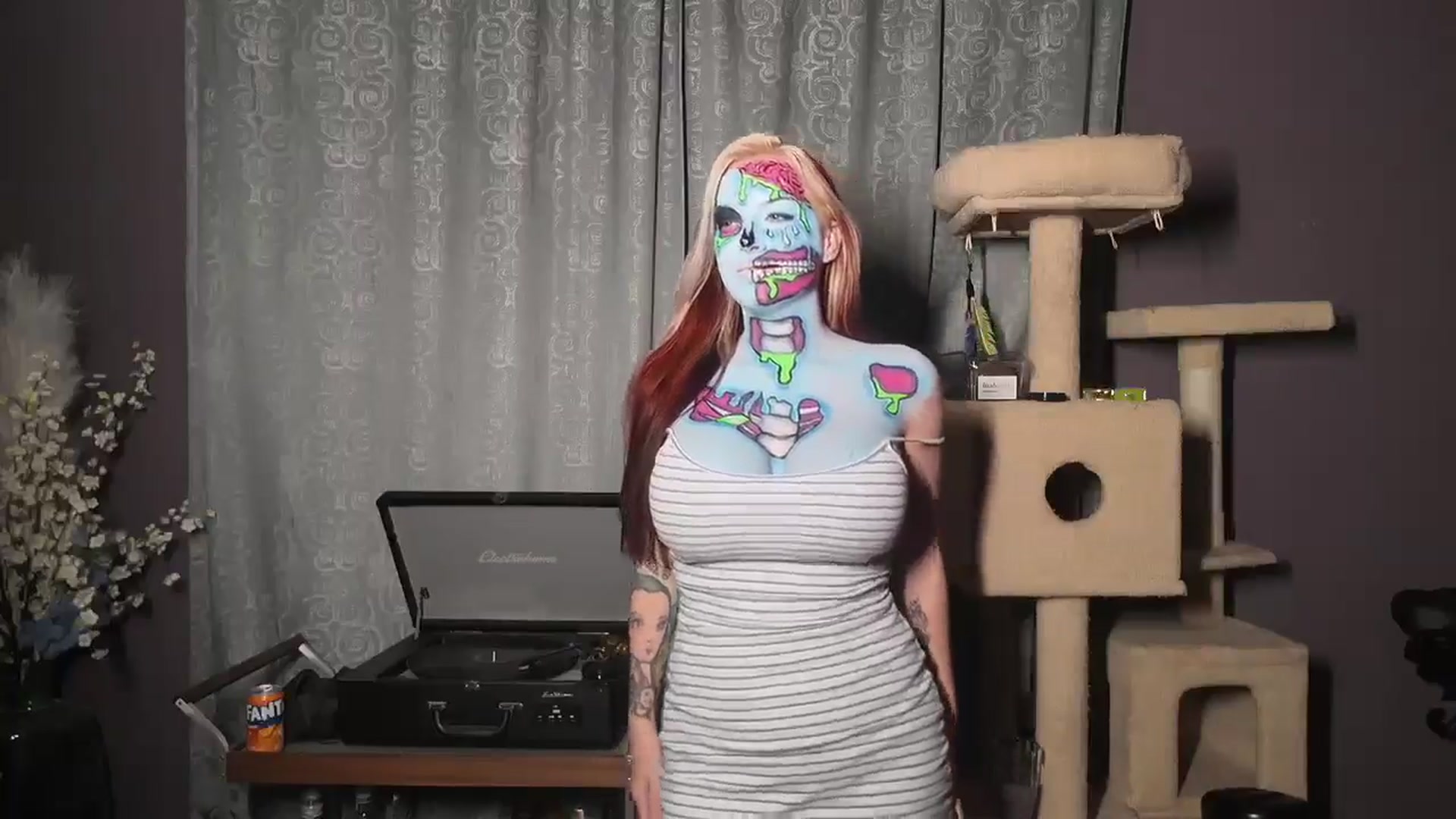 Gallery image thumbnail from Cubbixoxo's myfreecams stream on, 06/15/2024, 05:04 image 13 of 20