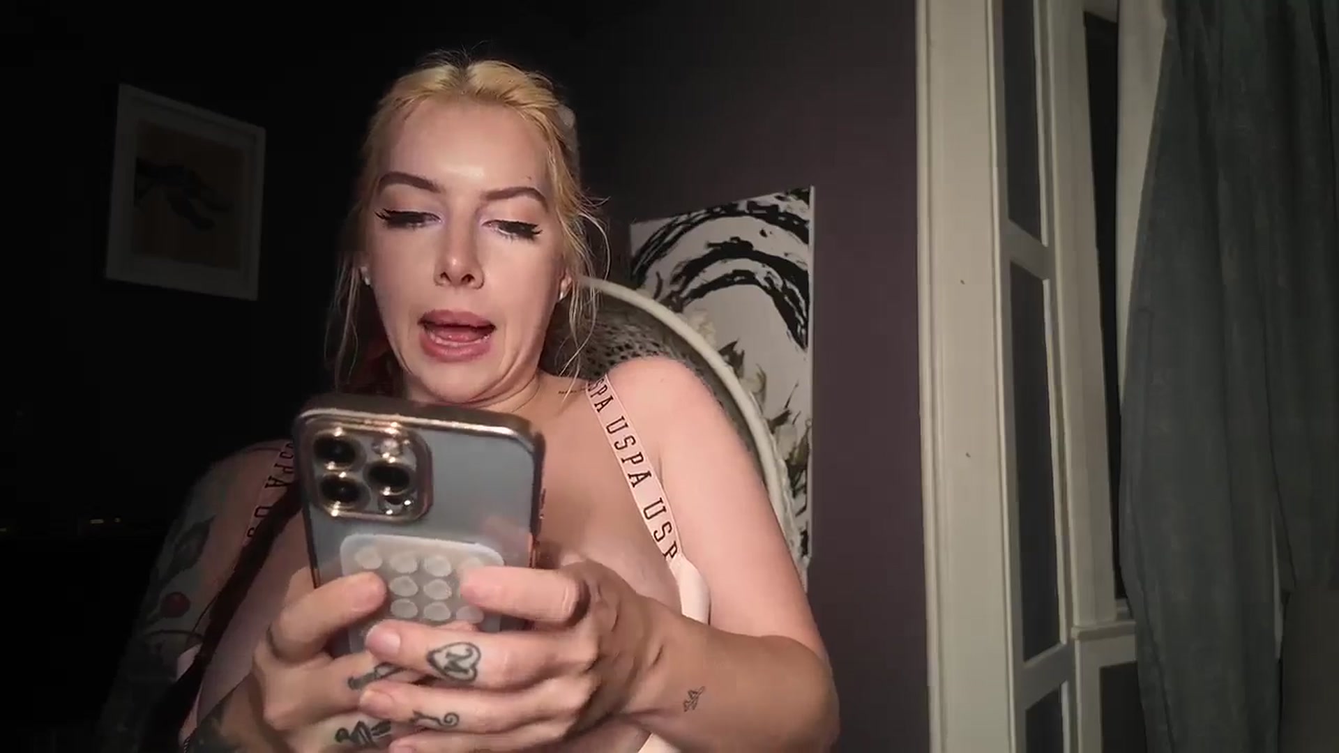 Gallery image thumbnail from Cubbixoxo's myfreecams stream on, 06/21/2024, 04:21 image 11 of 20