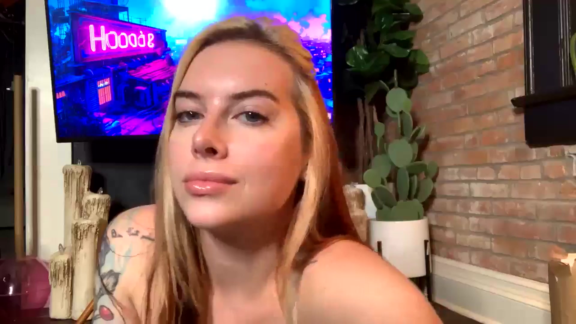 Gallery image thumbnail from Cubbixoxo's myfreecams stream on, 07/27/2024, 02:02 image 4 of 20