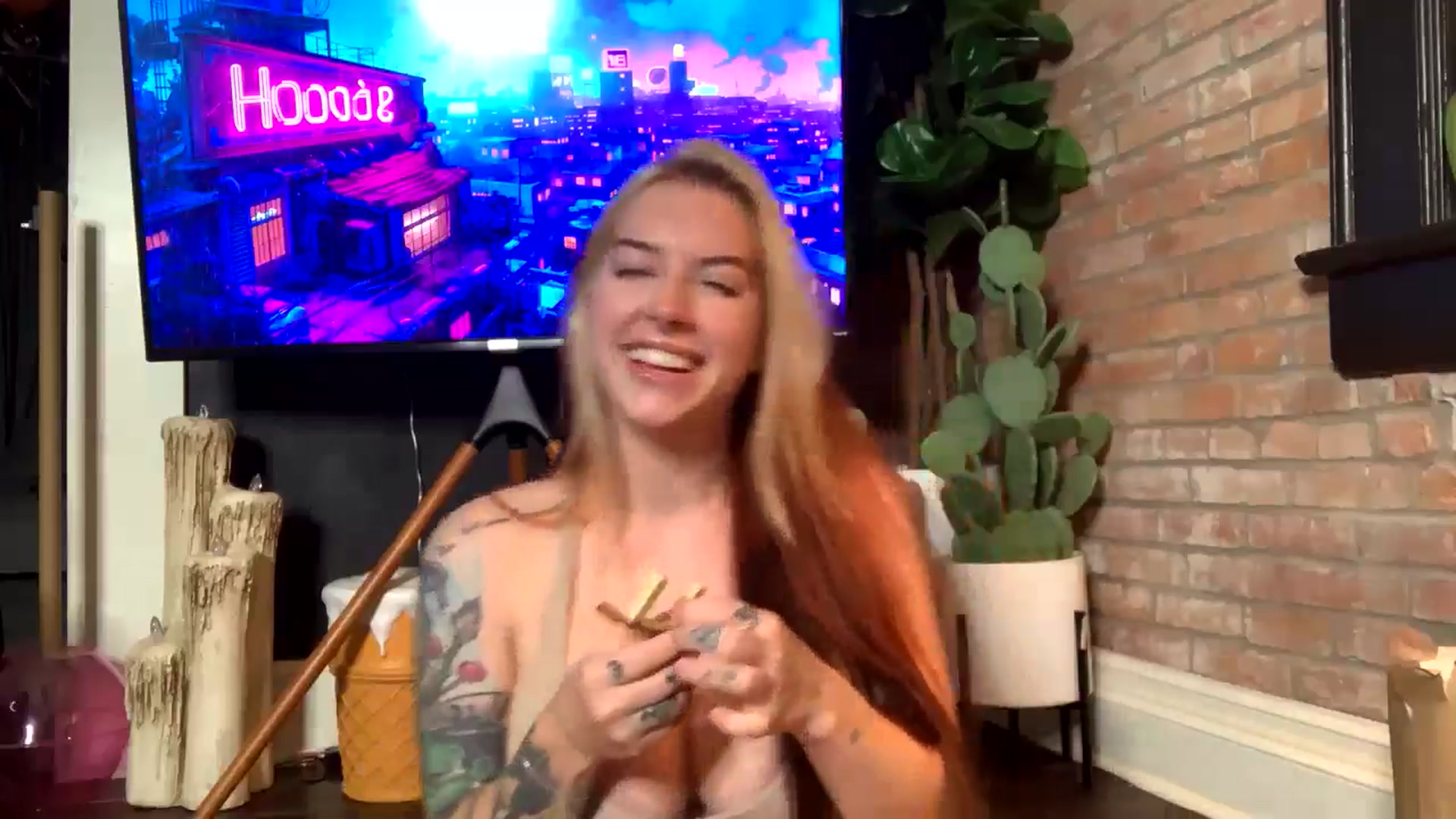 Gallery image thumbnail from Cubbixoxo's myfreecams stream on, 07/27/2024, 02:15 image 5 of 20