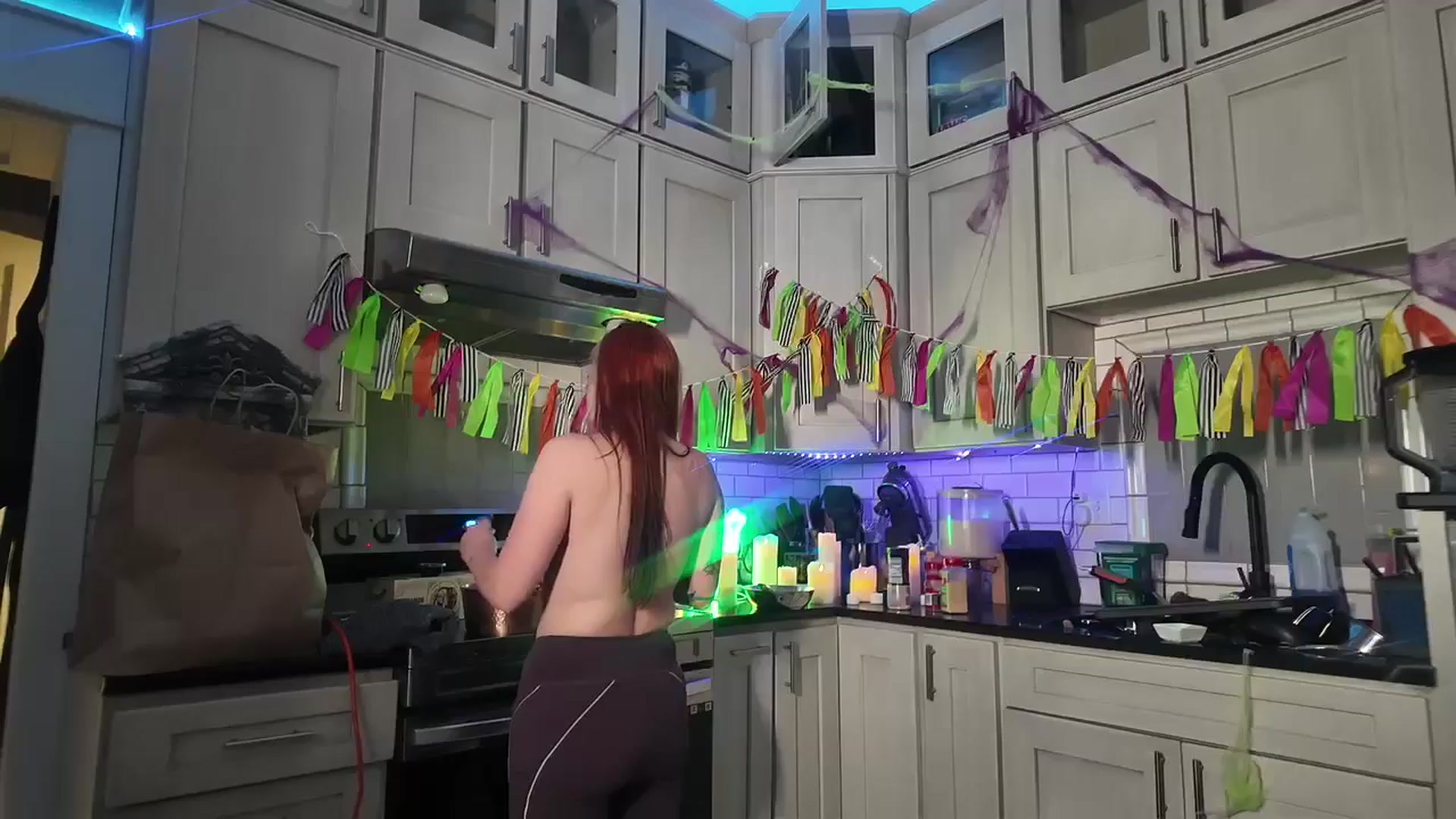 Gallery image thumbnail from Cubbixoxo's myfreecams stream on, 08/04/2024, 04:42 image 14 of 20