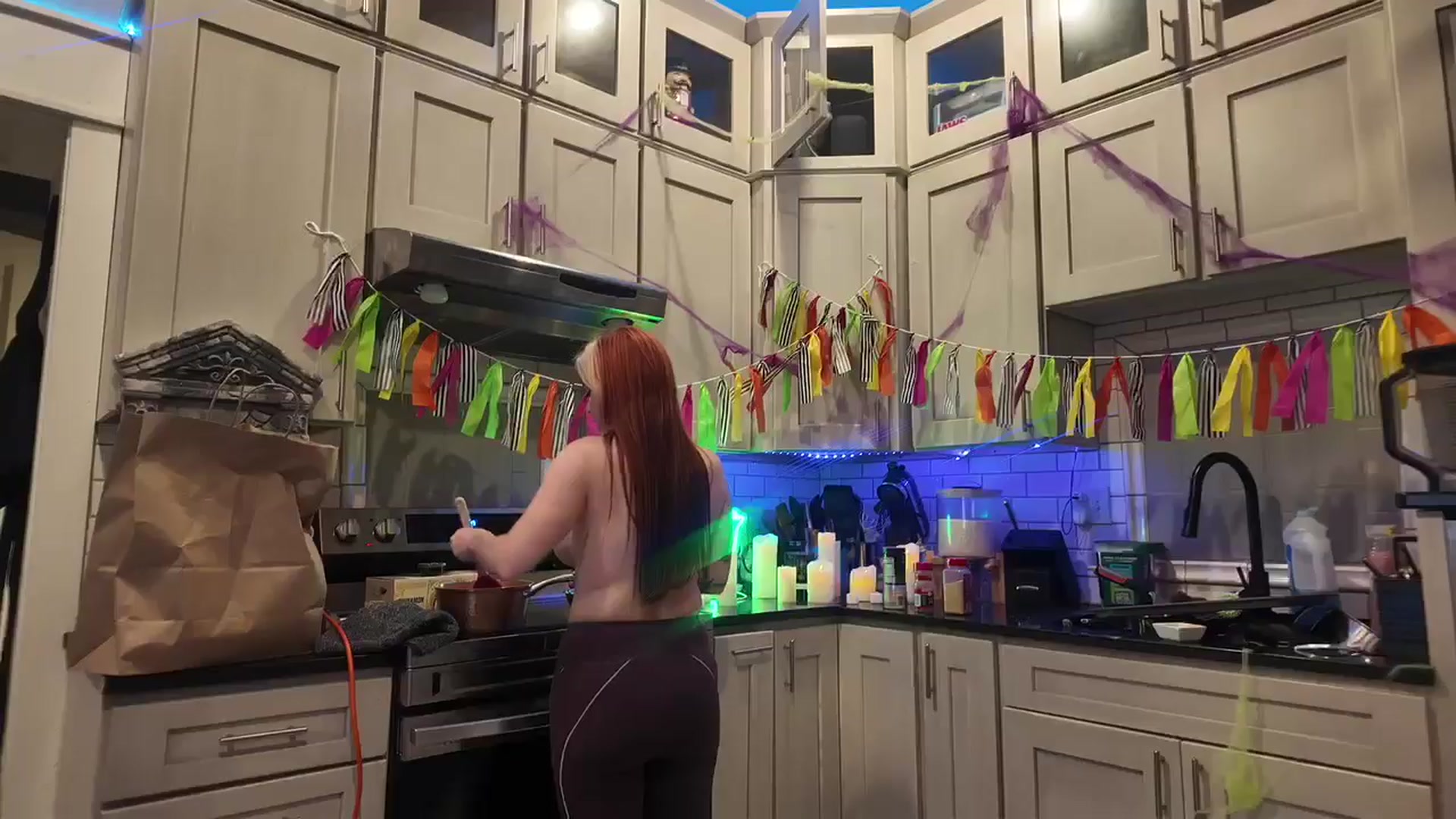 Gallery image thumbnail from Cubbixoxo's myfreecams stream on, 08/04/2024, 04:42 image 17 of 20