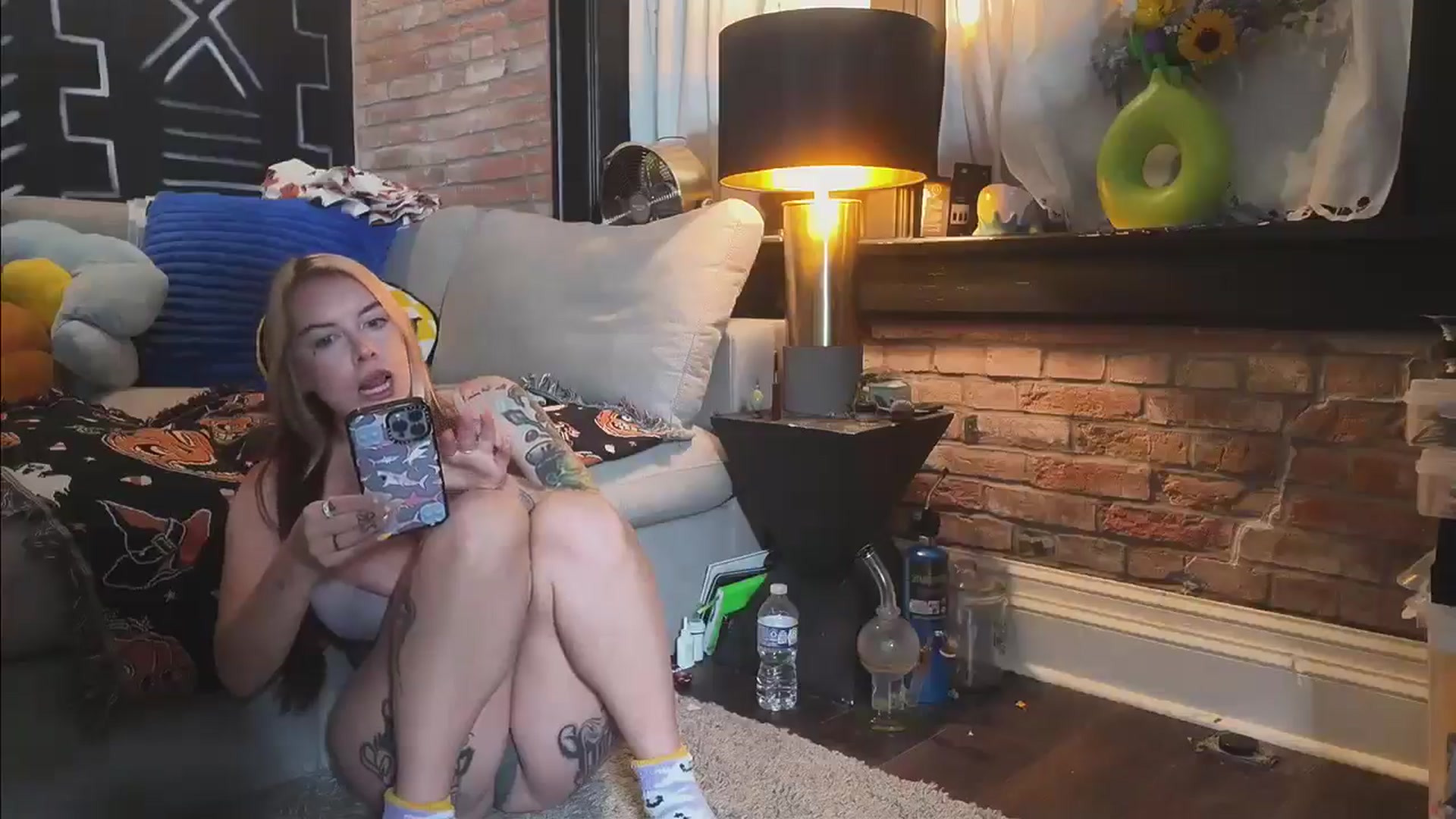 Gallery image thumbnail from Cubbixoxo's myfreecams stream on, 09/06/2024, 04:22 image 18 of 20